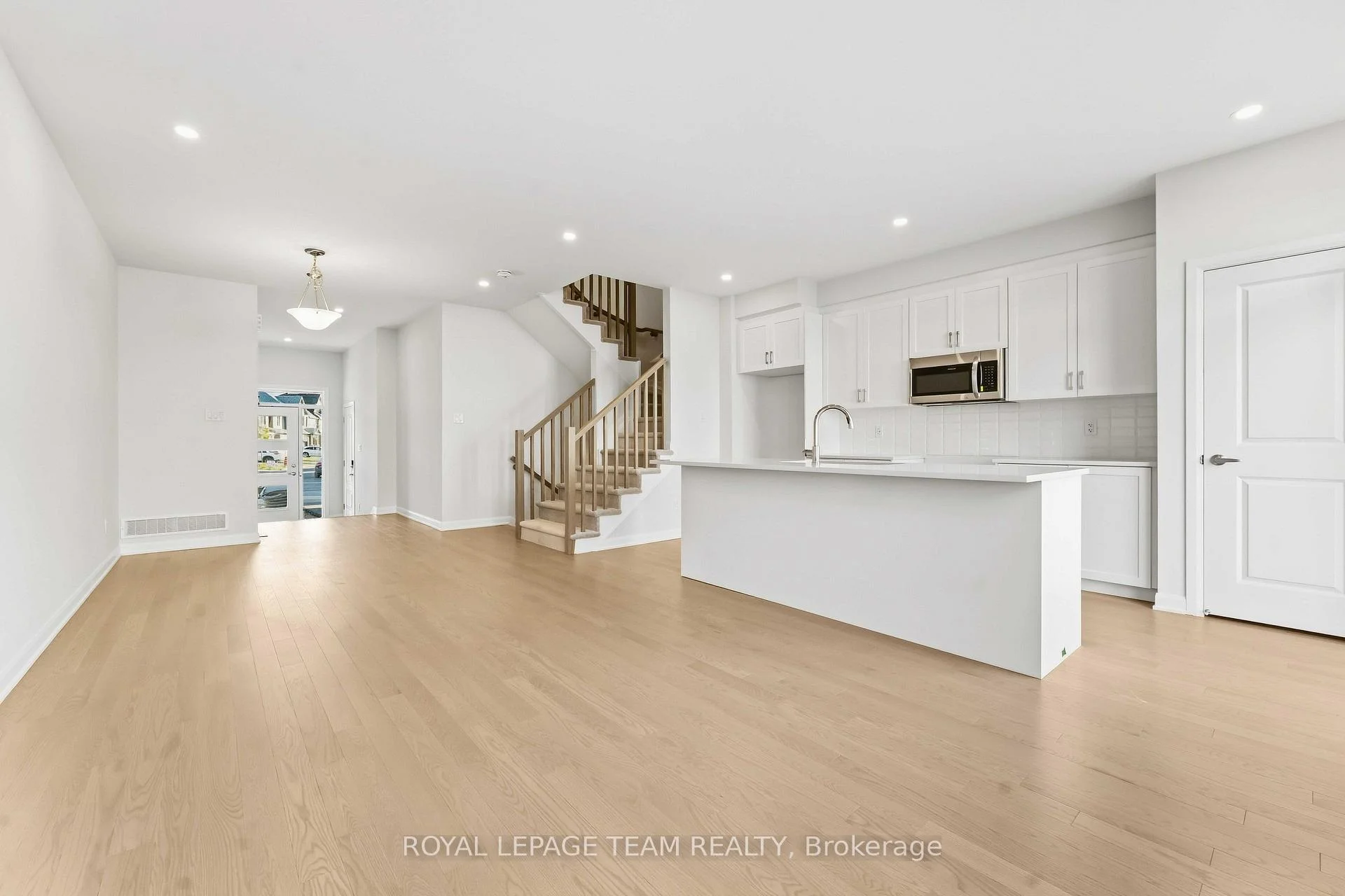 Photo 6 of 955 Locomotion Lane, Ottawa, Kanata - Emerald Meadows/Trailwest — HOMEH