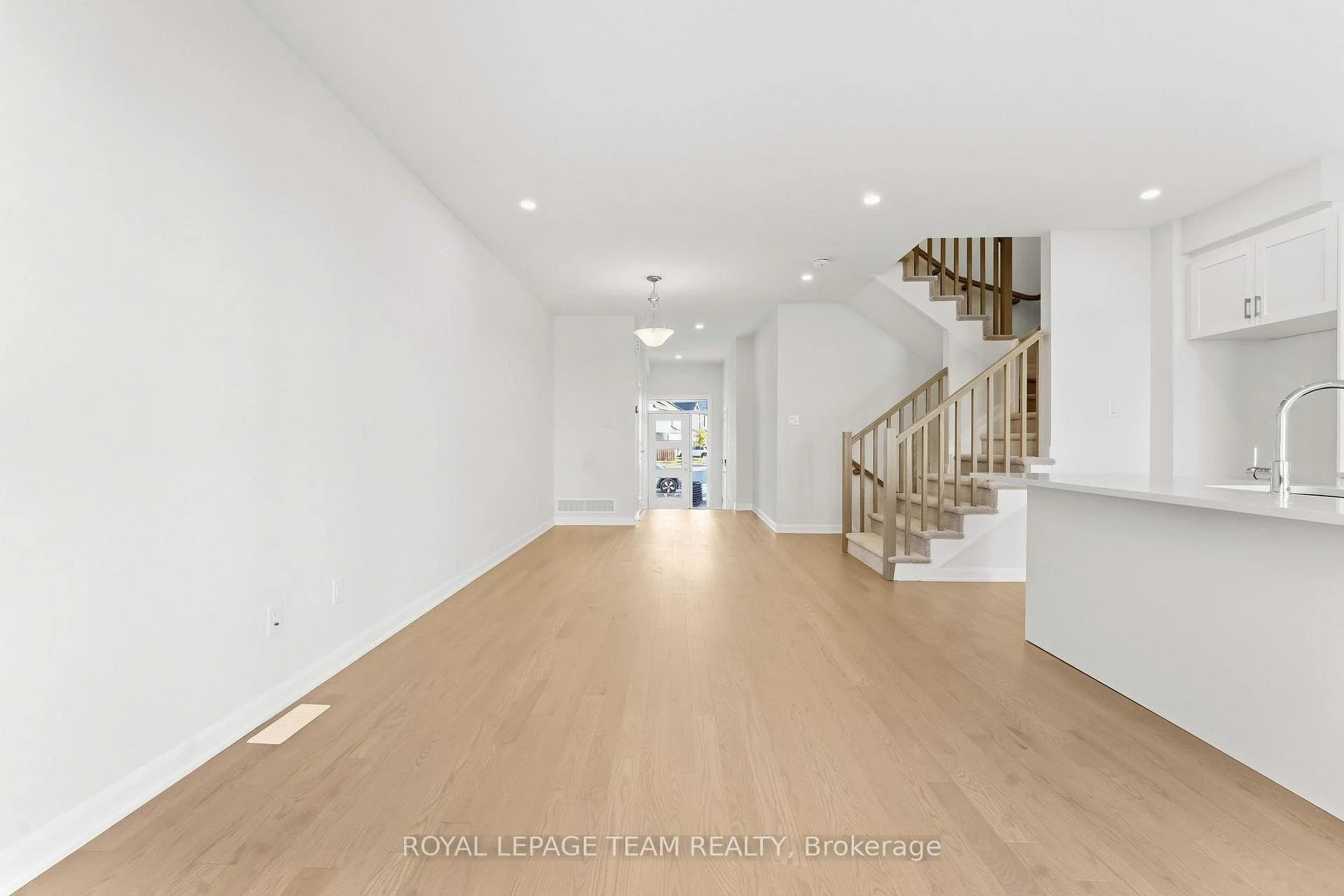 Photo 7 of 955 Locomotion Lane, Ottawa, Kanata - Emerald Meadows/Trailwest — HOMEH
