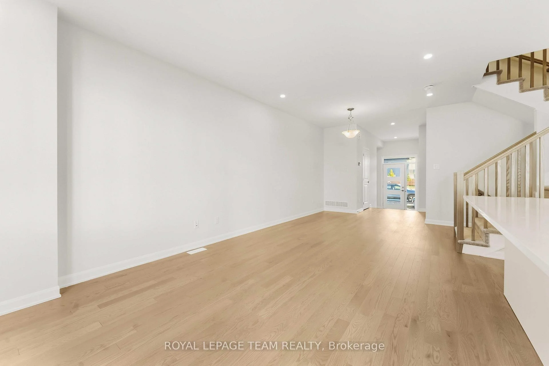 Photo 8 of 955 Locomotion Lane, Ottawa, Kanata - Emerald Meadows/Trailwest — HOMEH