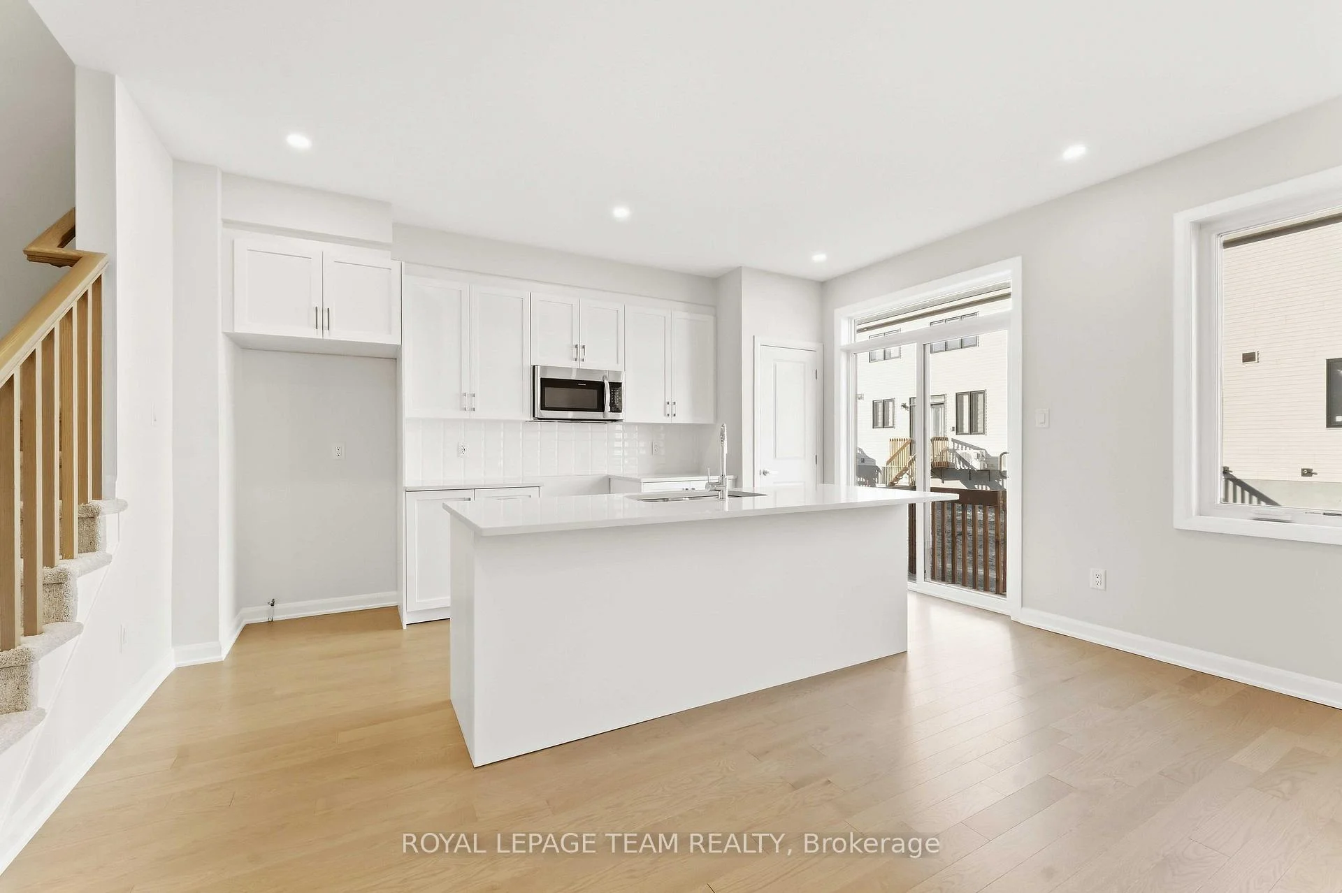Photo 10 of 955 Locomotion Lane, Ottawa, Kanata - Emerald Meadows/Trailwest — HOMEH