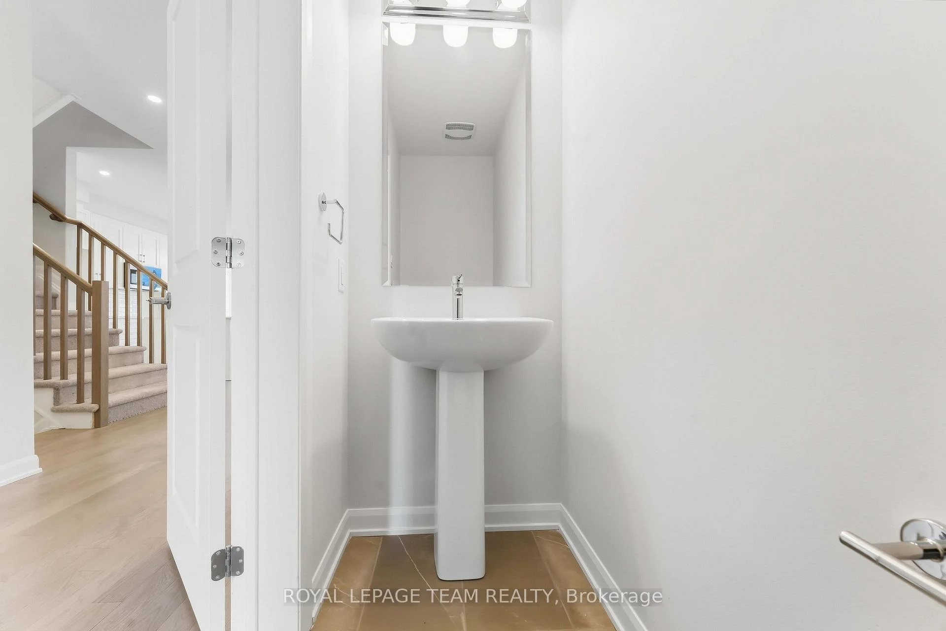 Photo 15 of 955 Locomotion Lane, Ottawa, Kanata - Emerald Meadows/Trailwest — HOMEH