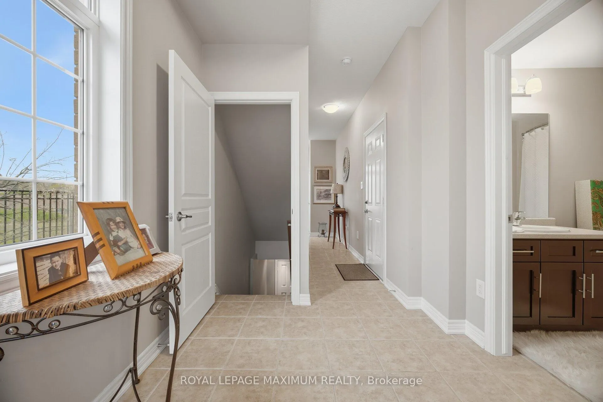 Photo 43 of Unit 10, 257 Parkside Drive, Hamilton, Waterdown — HOMEH