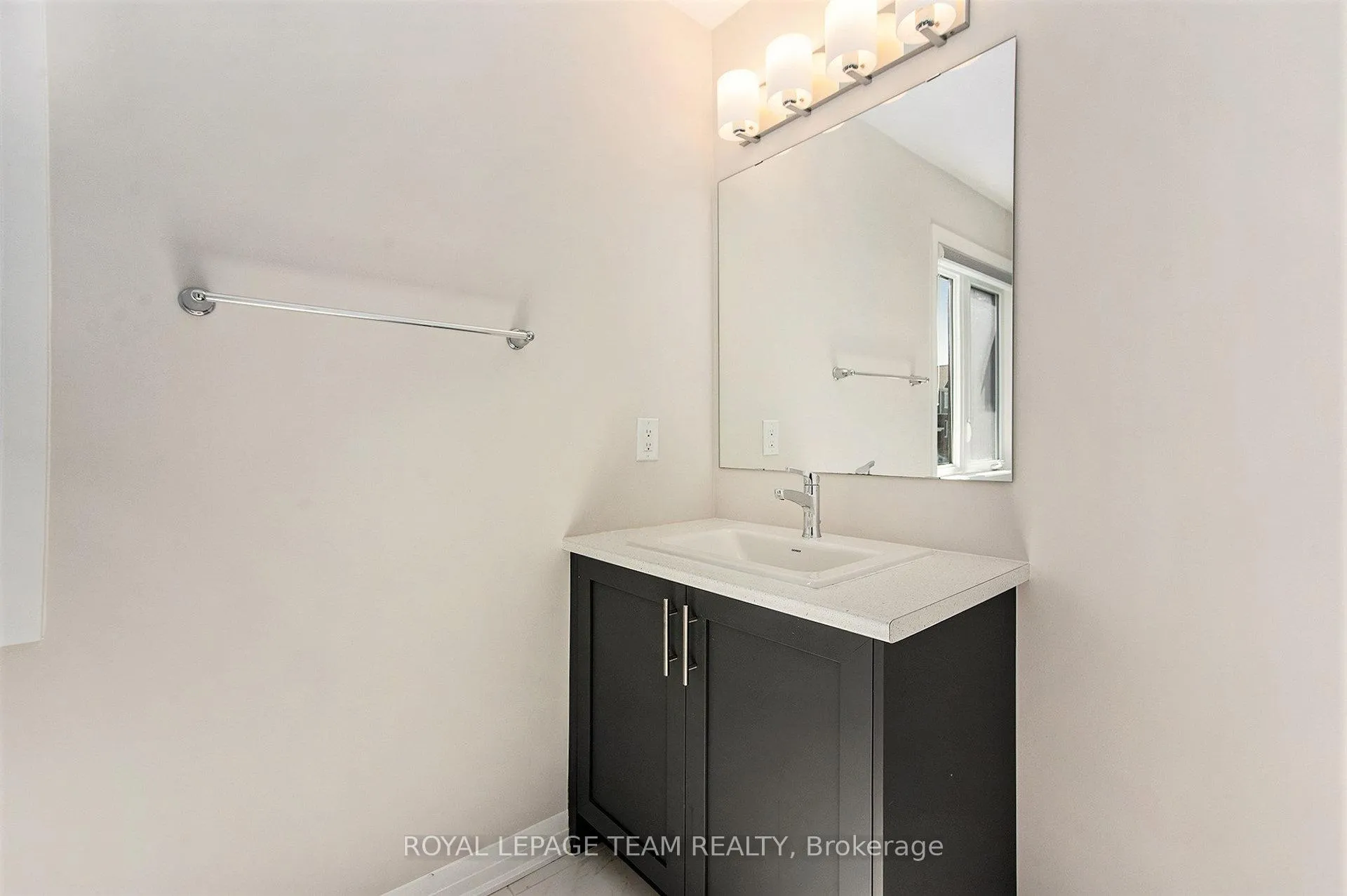 Photo 16 of 389 Appalachian Circle, Ottawa, Barrhaven - Half Moon Bay — HOMEH