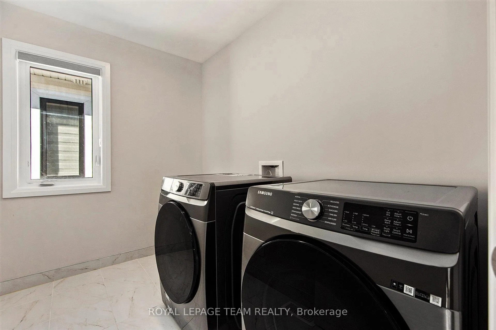 Photo 18 of 389 Appalachian Circle, Ottawa, Barrhaven - Half Moon Bay — HOMEH