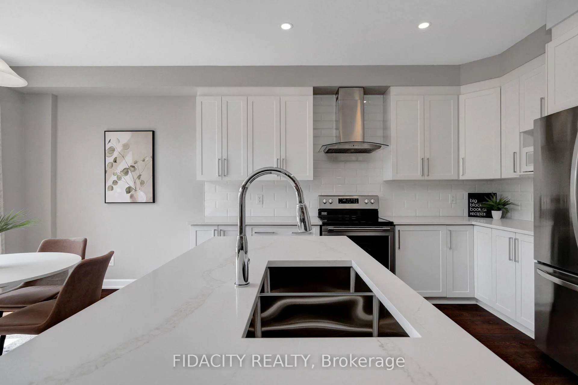 Photo 10 of 20 Allan Moore Place, Ottawa, Stittsville (North) — HOMEH