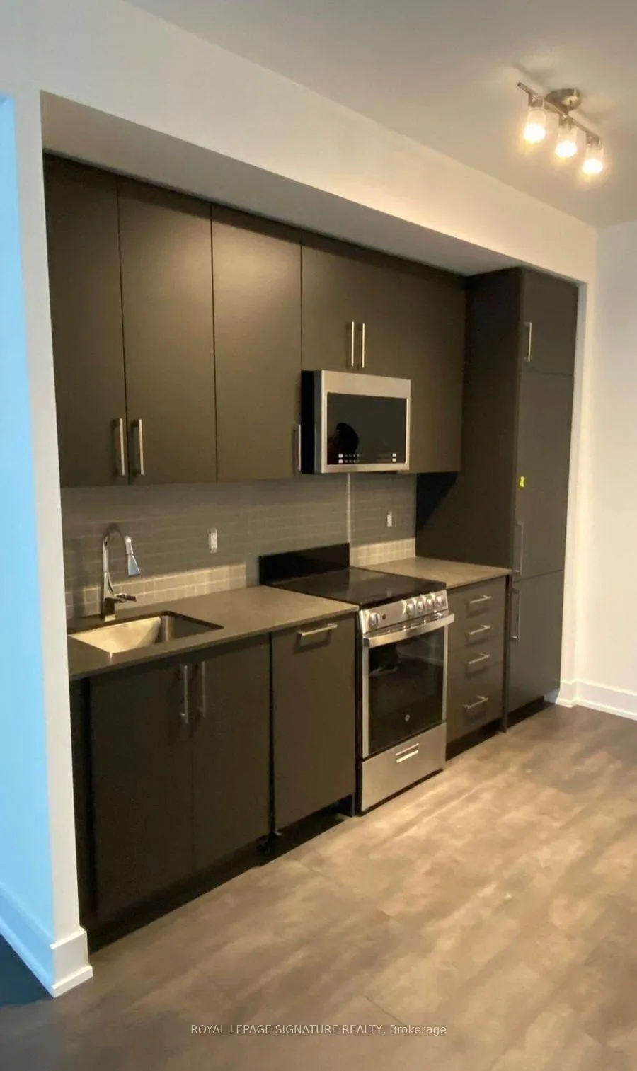 Photo 4 of Unit 250, 2450 Old Bronte Road, Oakville, Westmount — HOMEH