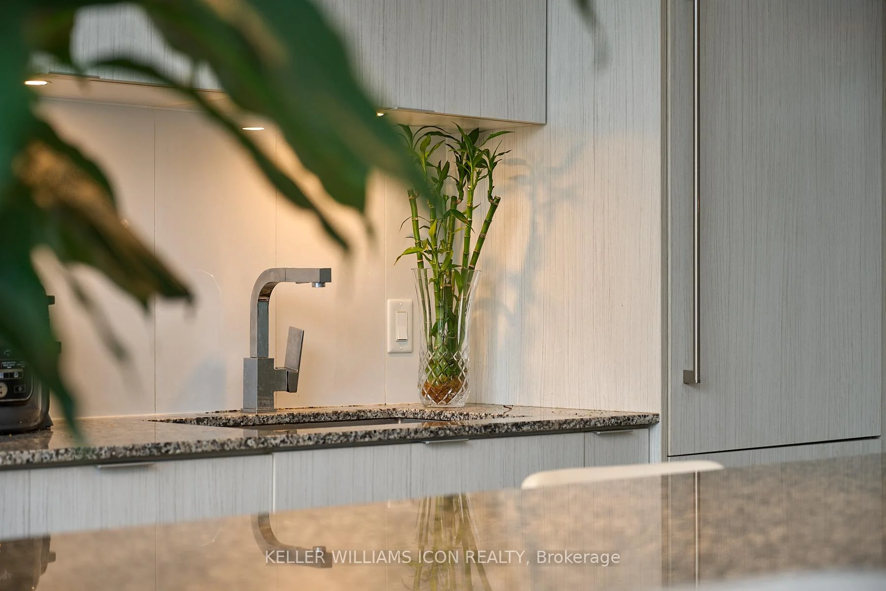 Photo 2 of Unit 1209, 101 Queen Street, Ottawa, Ottawa Centre — HOMEH