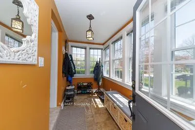 Photo 5 of 18 Maplecrest Avenue, St. Catharines, Burleigh Hill — HOMEH