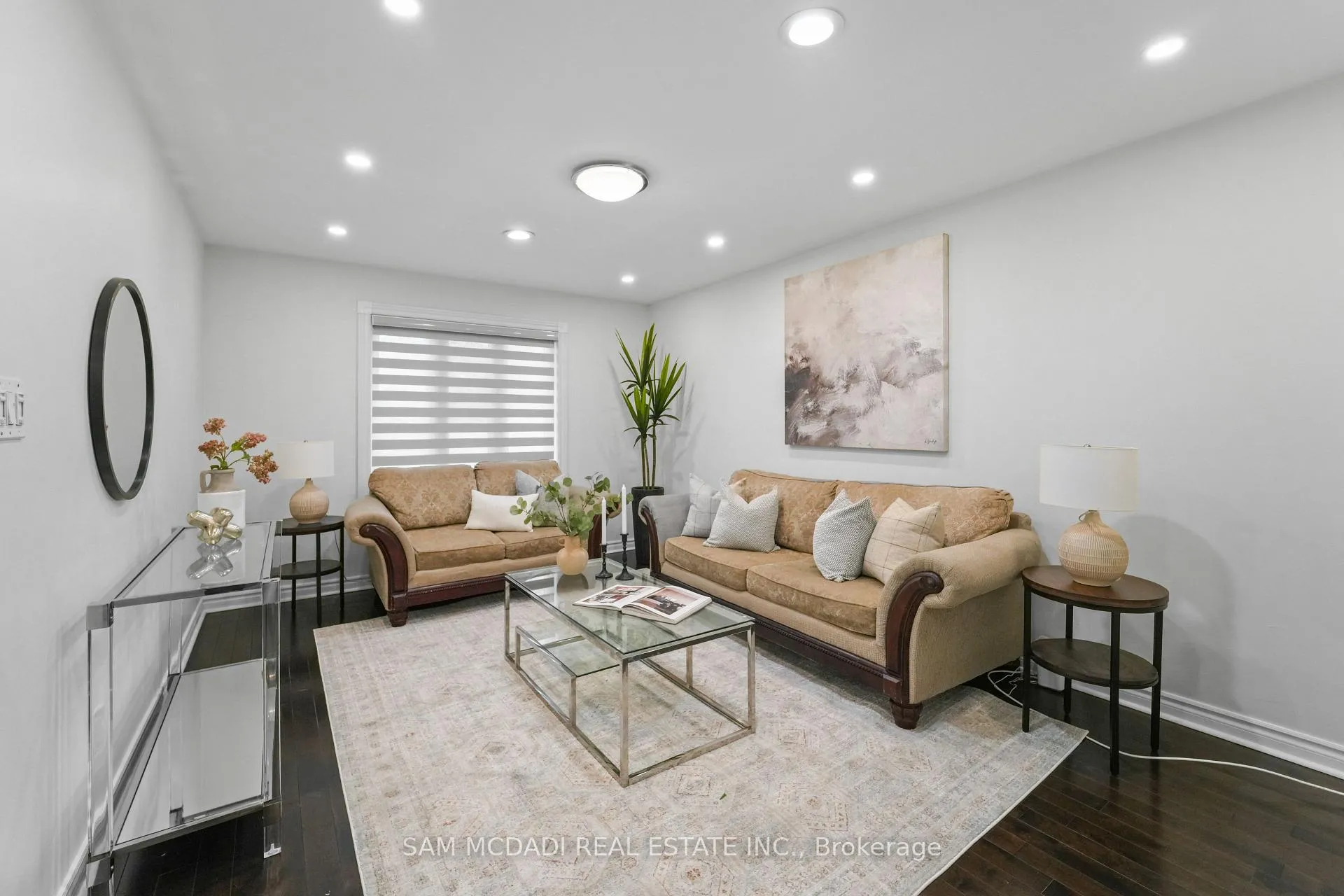 Photo 3 of 19 Shalom Crescent, Etobicoke, West Humber-Clairville — HOMEH