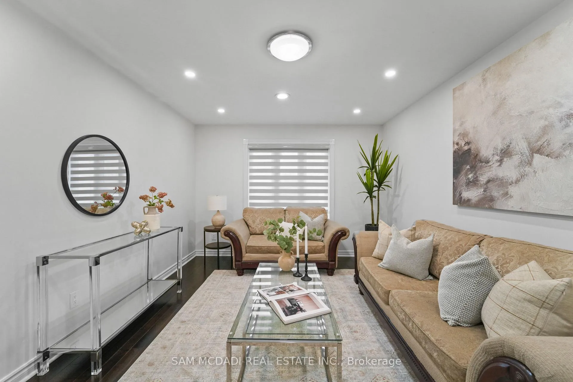 Photo 4 of 19 Shalom Crescent, Etobicoke, West Humber-Clairville — HOMEH