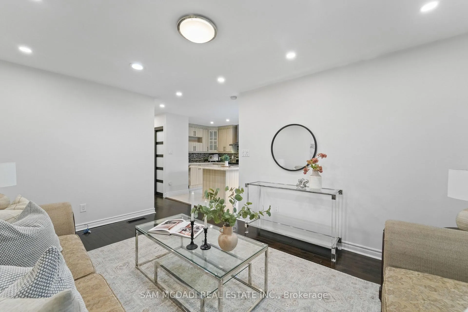 Photo 5 of 19 Shalom Crescent, Etobicoke, West Humber-Clairville — HOMEH