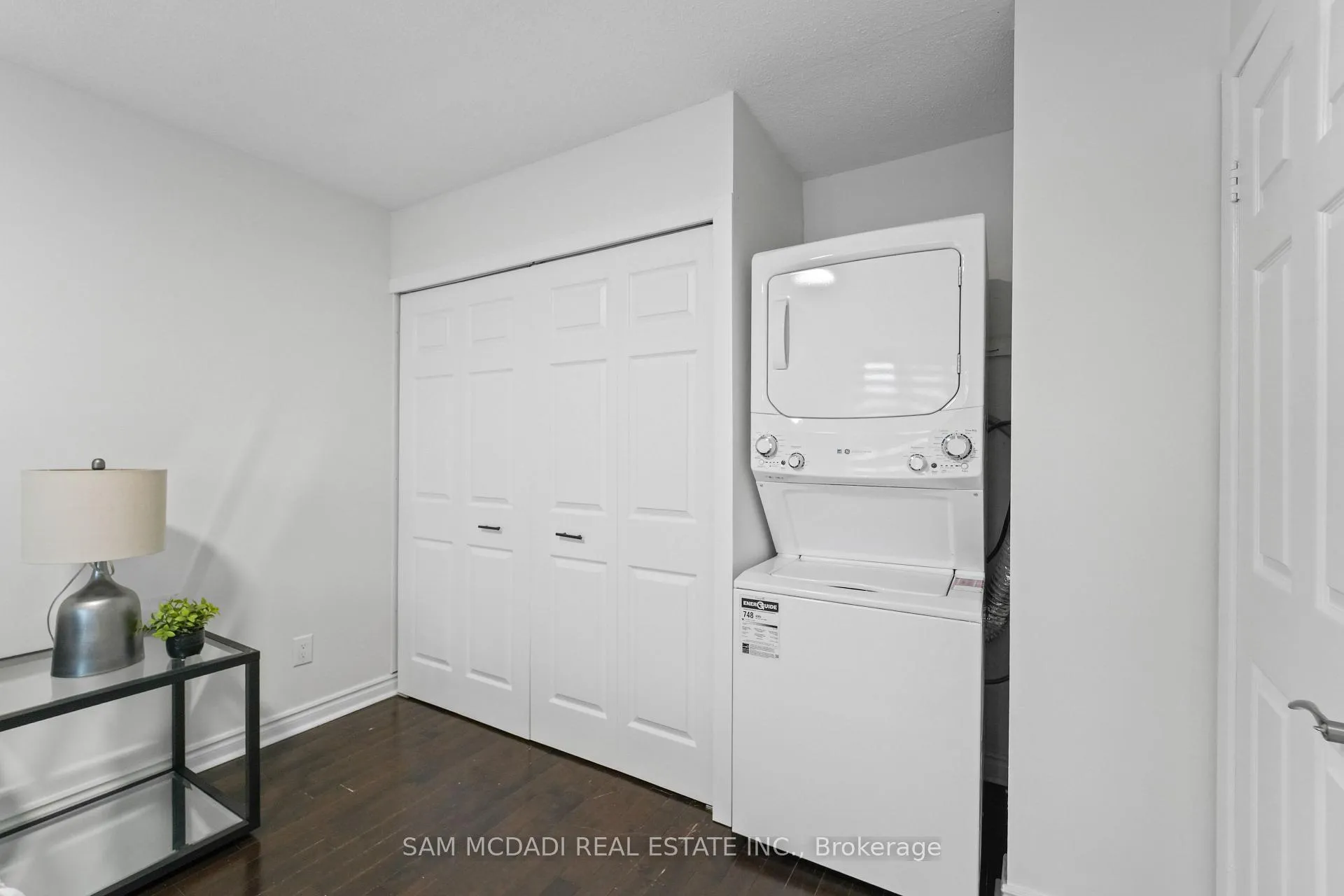 Photo 15 of 19 Shalom Crescent, Etobicoke, West Humber-Clairville — HOMEH
