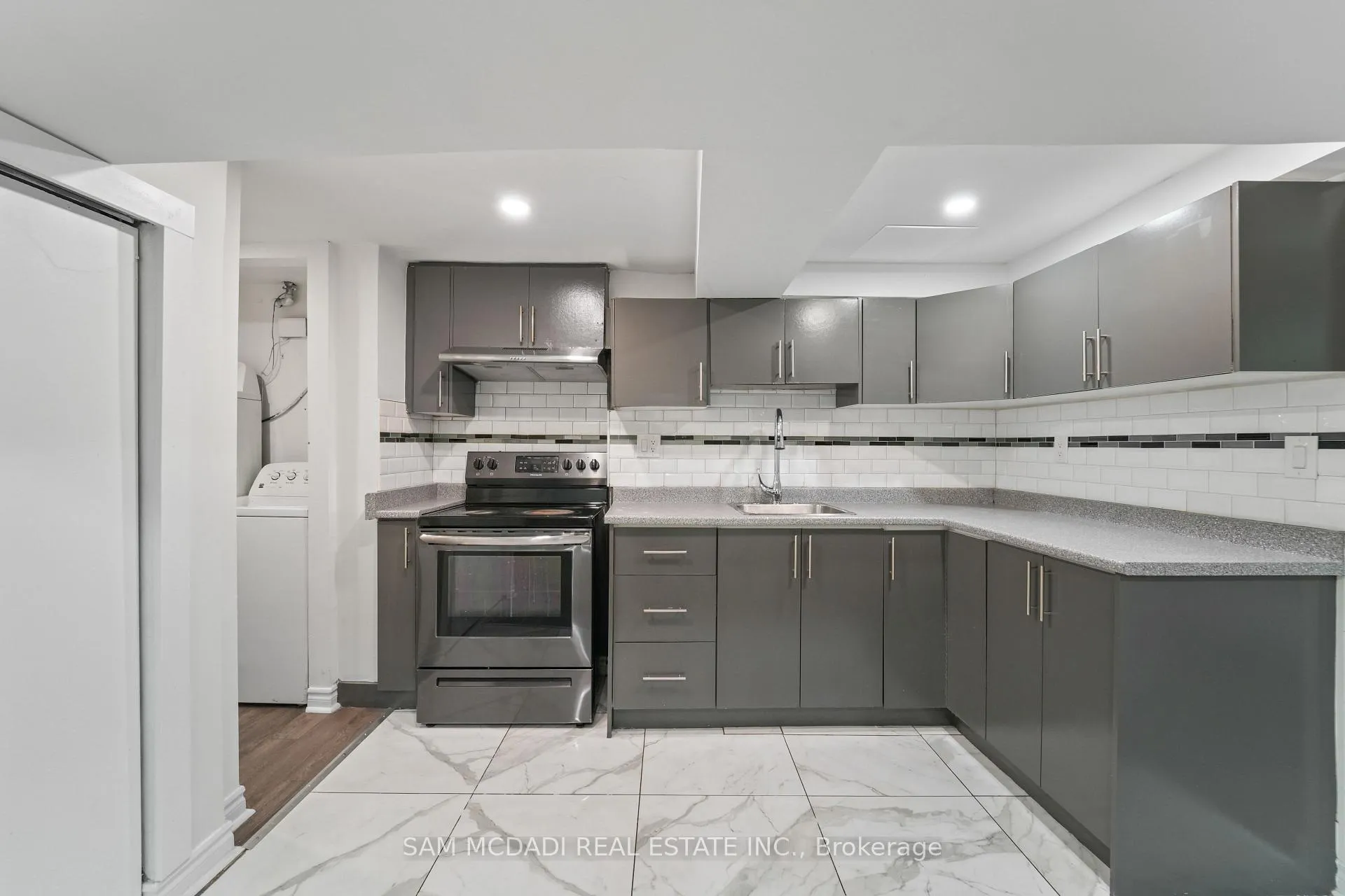 Photo 19 of 19 Shalom Crescent, Etobicoke, West Humber-Clairville — HOMEH