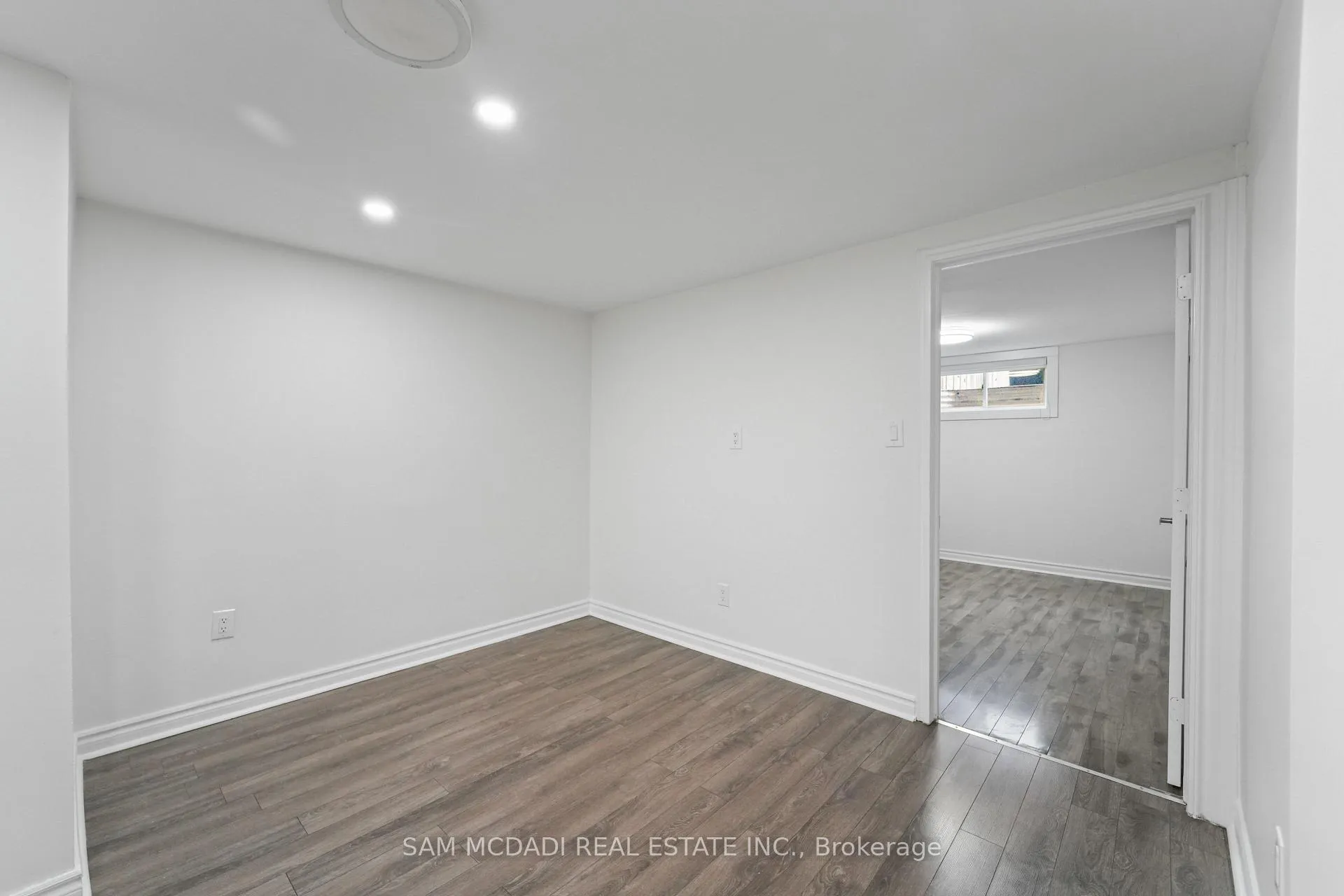 Photo 22 of 19 Shalom Crescent, Etobicoke, West Humber-Clairville — HOMEH
