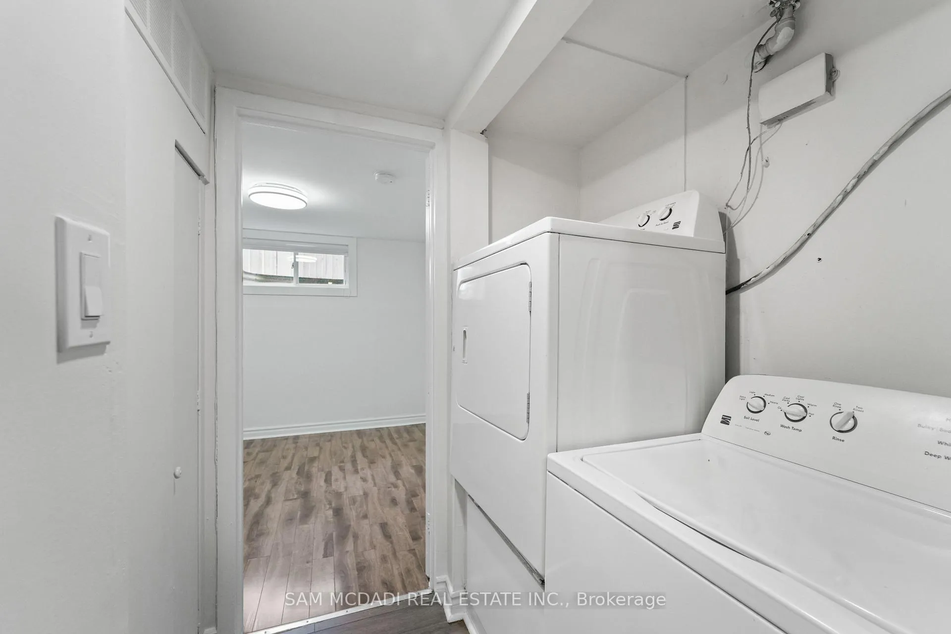 Photo 25 of 19 Shalom Crescent, Etobicoke, West Humber-Clairville — HOMEH