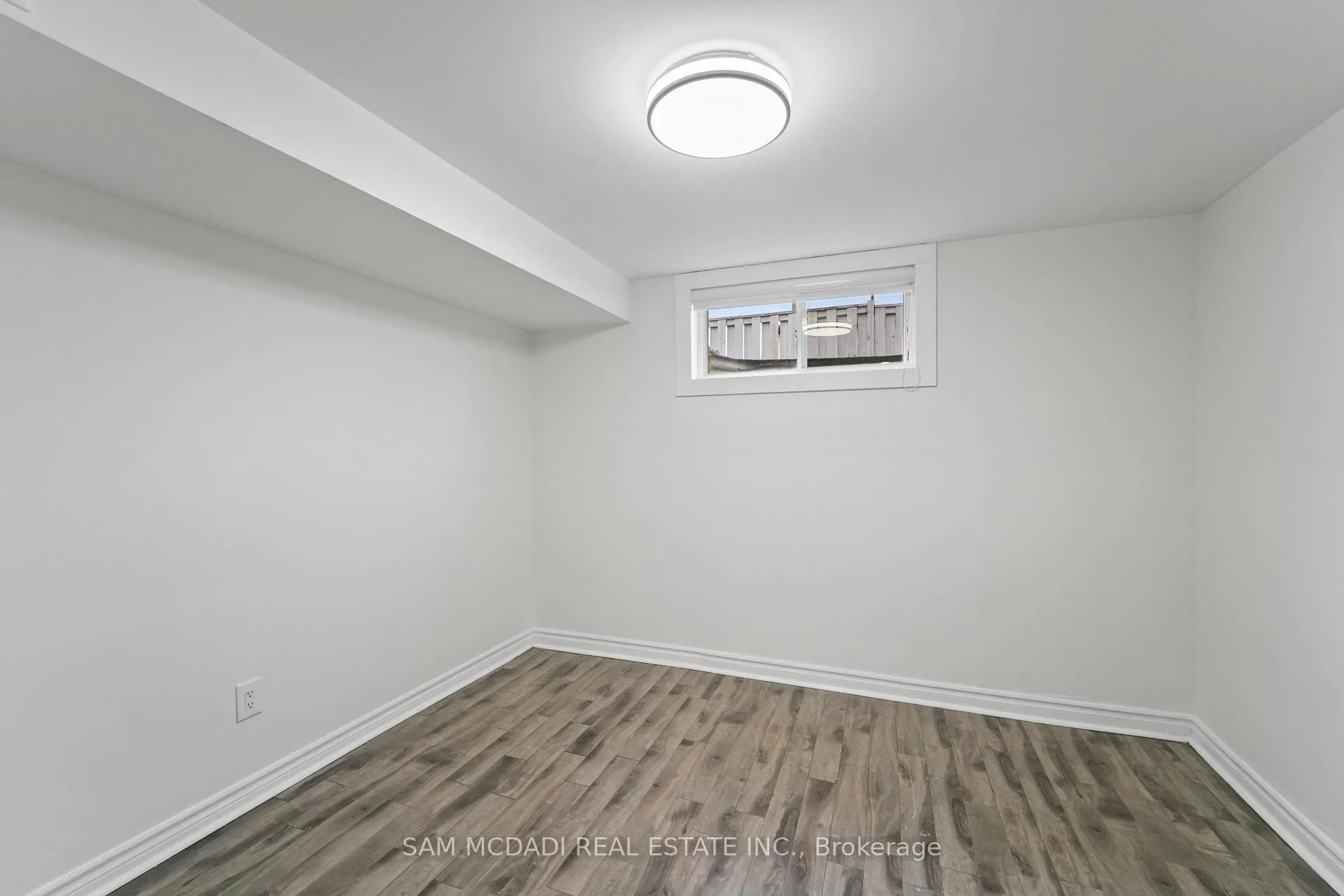 Photo 26 of 19 Shalom Crescent, Etobicoke, West Humber-Clairville — HOMEH