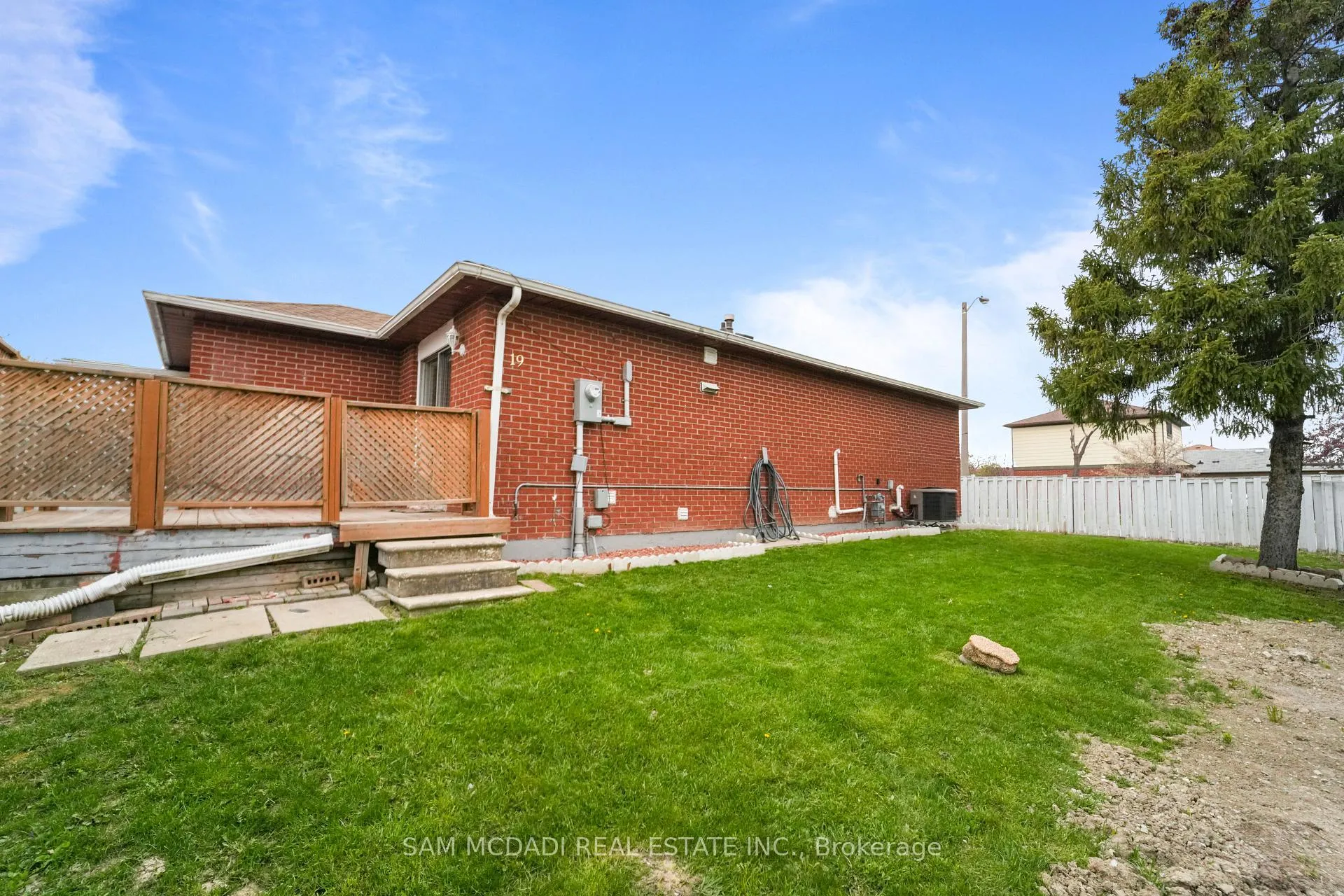 Photo 39 of 19 Shalom Crescent, Etobicoke, West Humber-Clairville — HOMEH