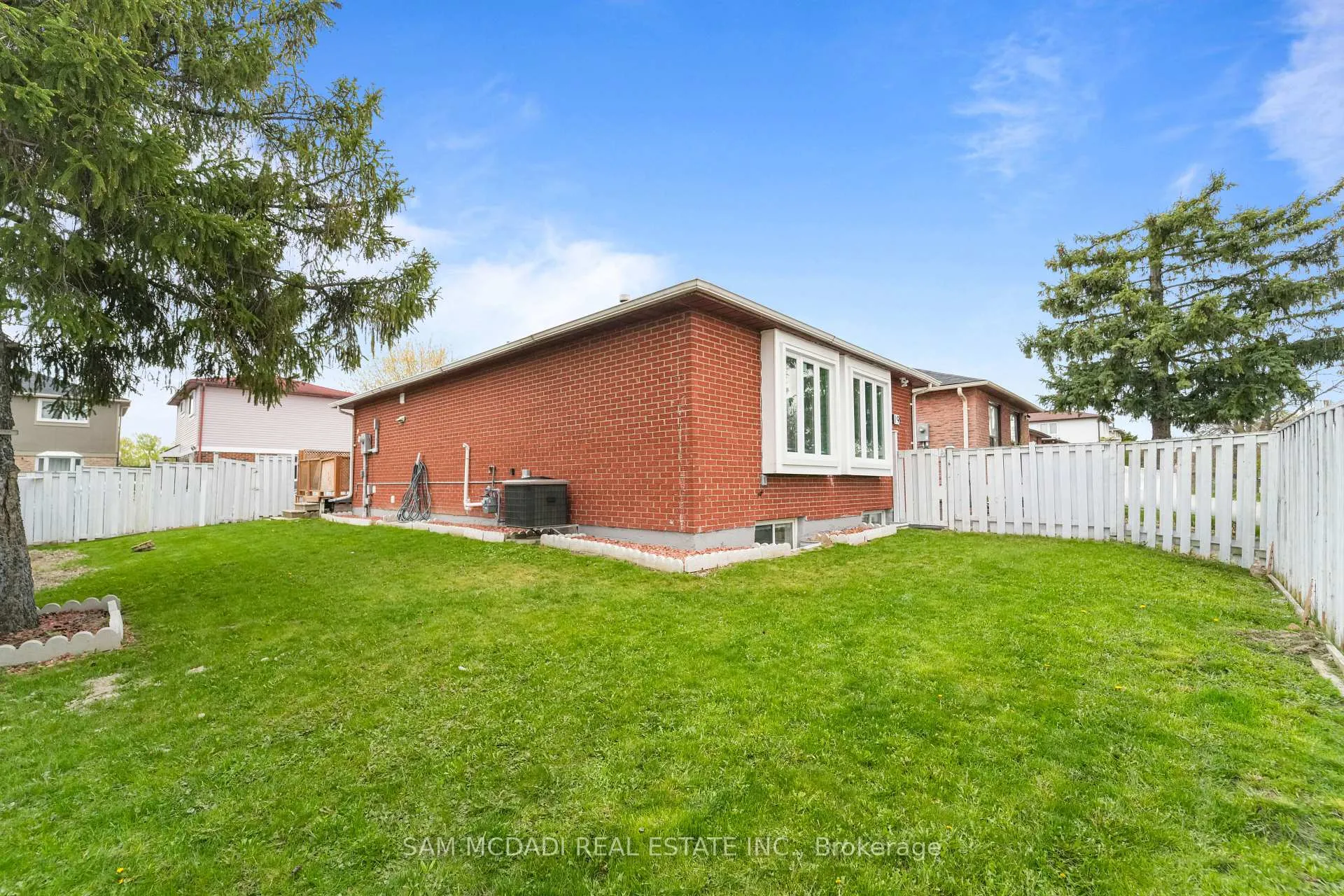 Photo 41 of 19 Shalom Crescent, Etobicoke, West Humber-Clairville — HOMEH