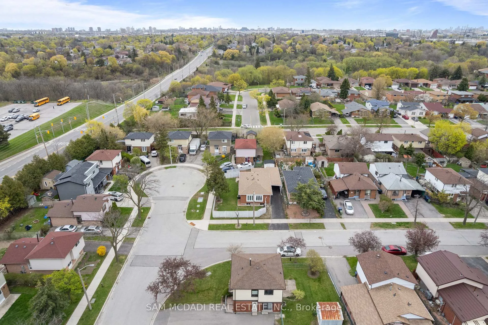 Photo 44 of 19 Shalom Crescent, Etobicoke, West Humber-Clairville — HOMEH