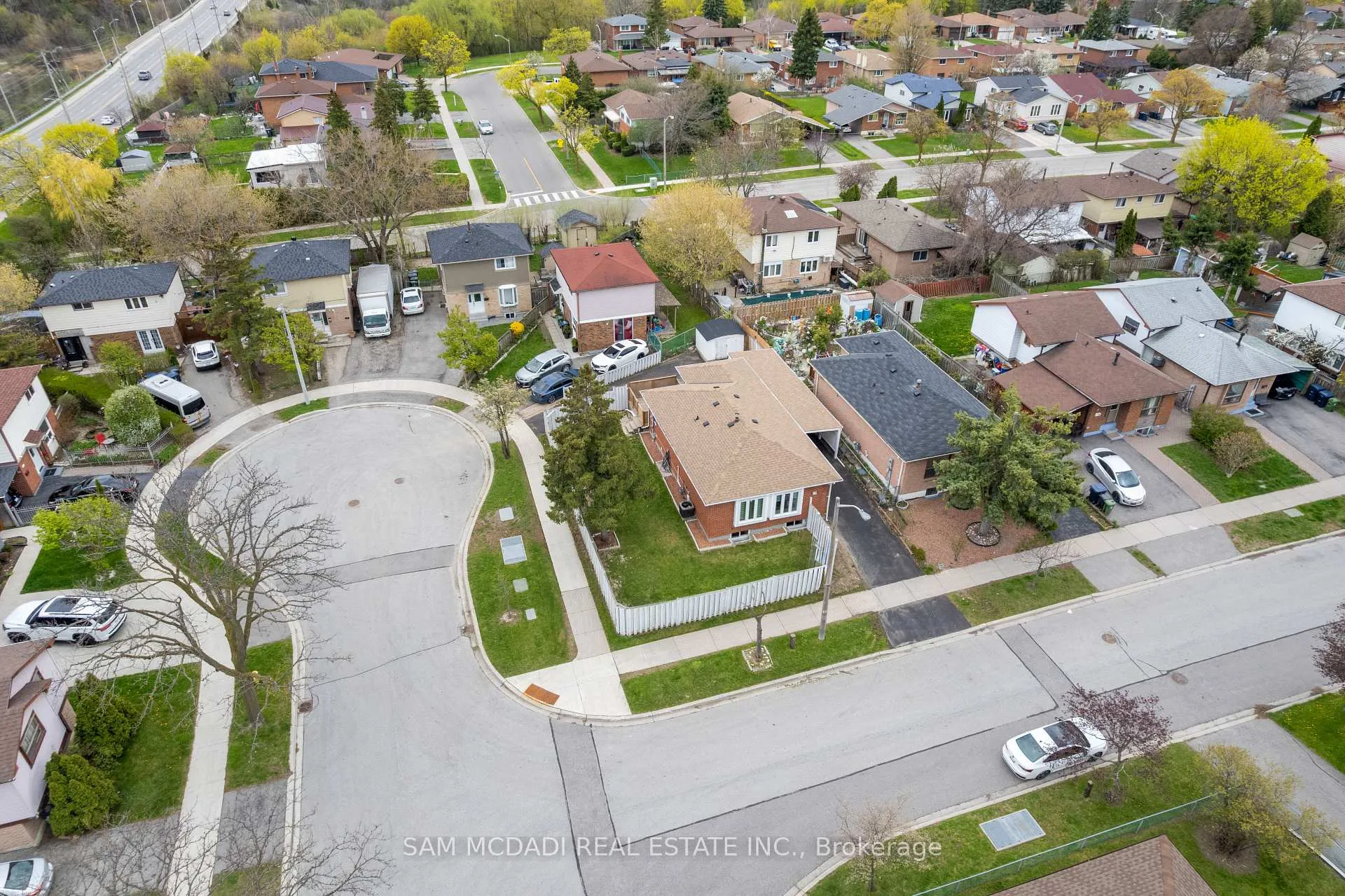 Photo 48 of 19 Shalom Crescent, Etobicoke, West Humber-Clairville — HOMEH