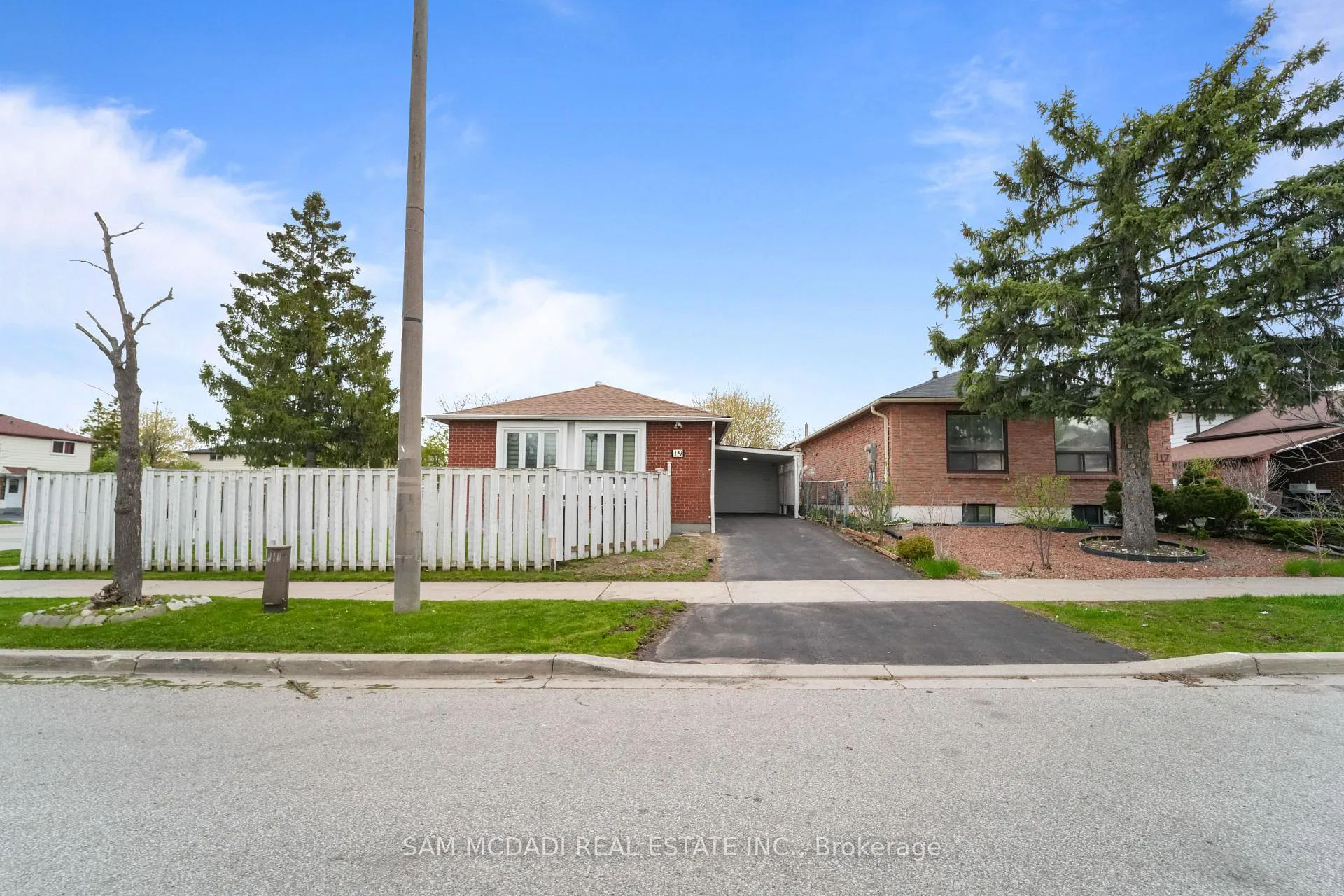 Photo 50 of 19 Shalom Crescent, Etobicoke, West Humber-Clairville — HOMEH