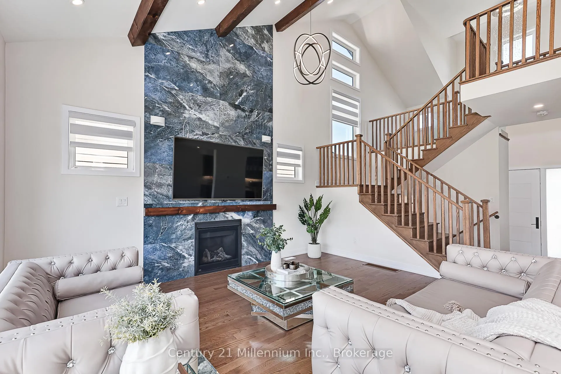 Photo 4 of 111 Stoneleigh Drive, Blue Mountains — HOMEH