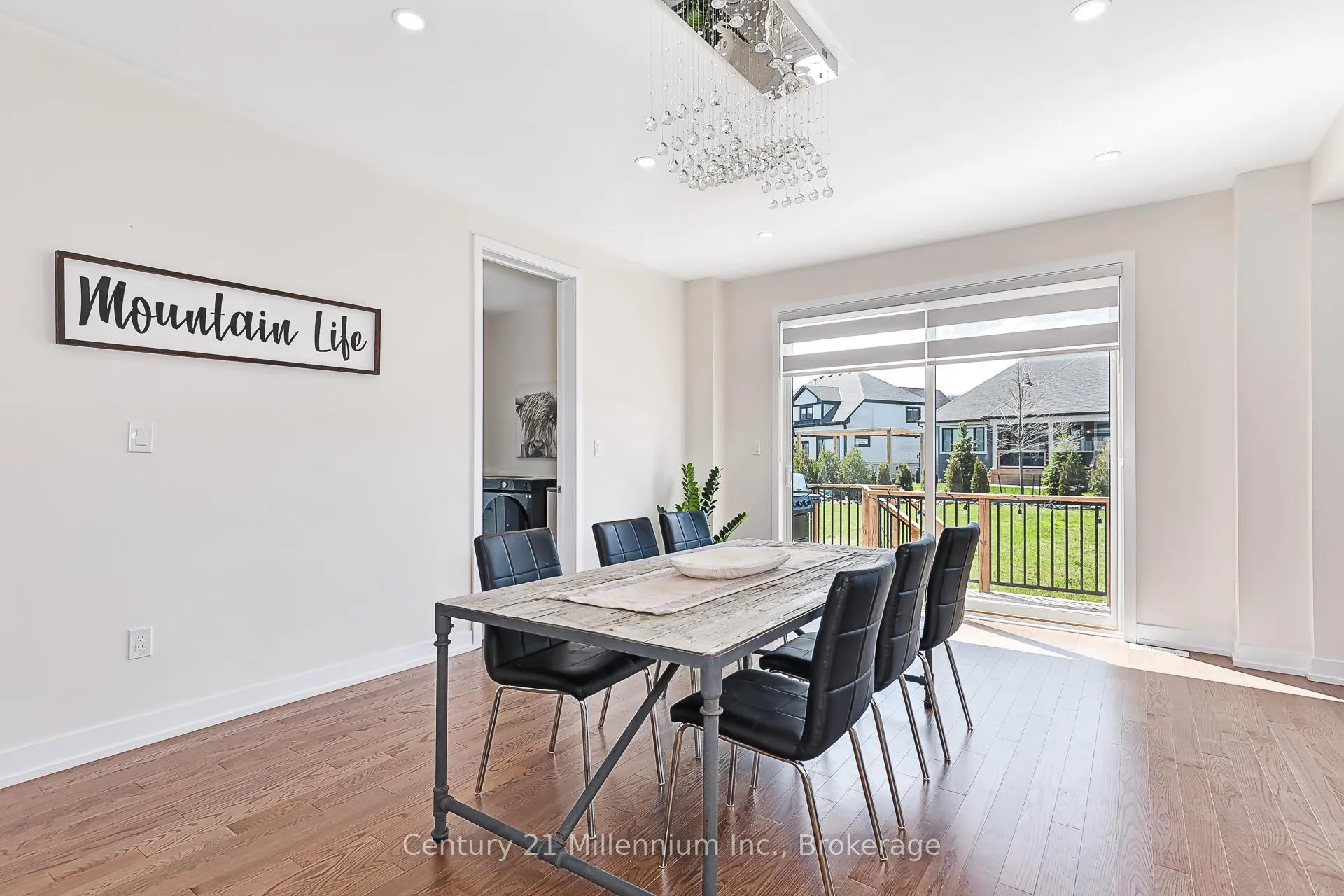 Photo 10 of 111 Stoneleigh Drive, Blue Mountains — HOMEH