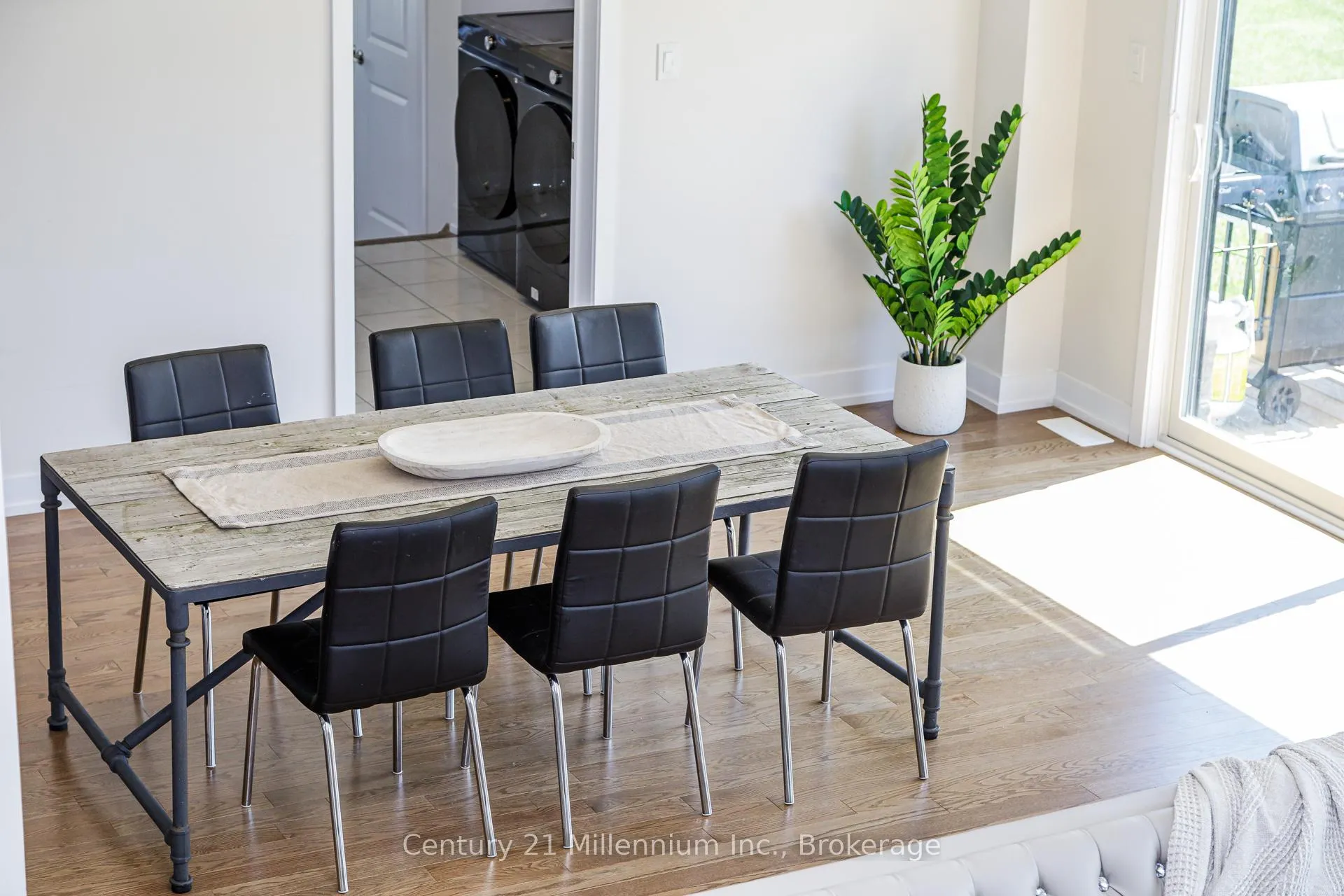 Photo 11 of 111 Stoneleigh Drive, Blue Mountains — HOMEH