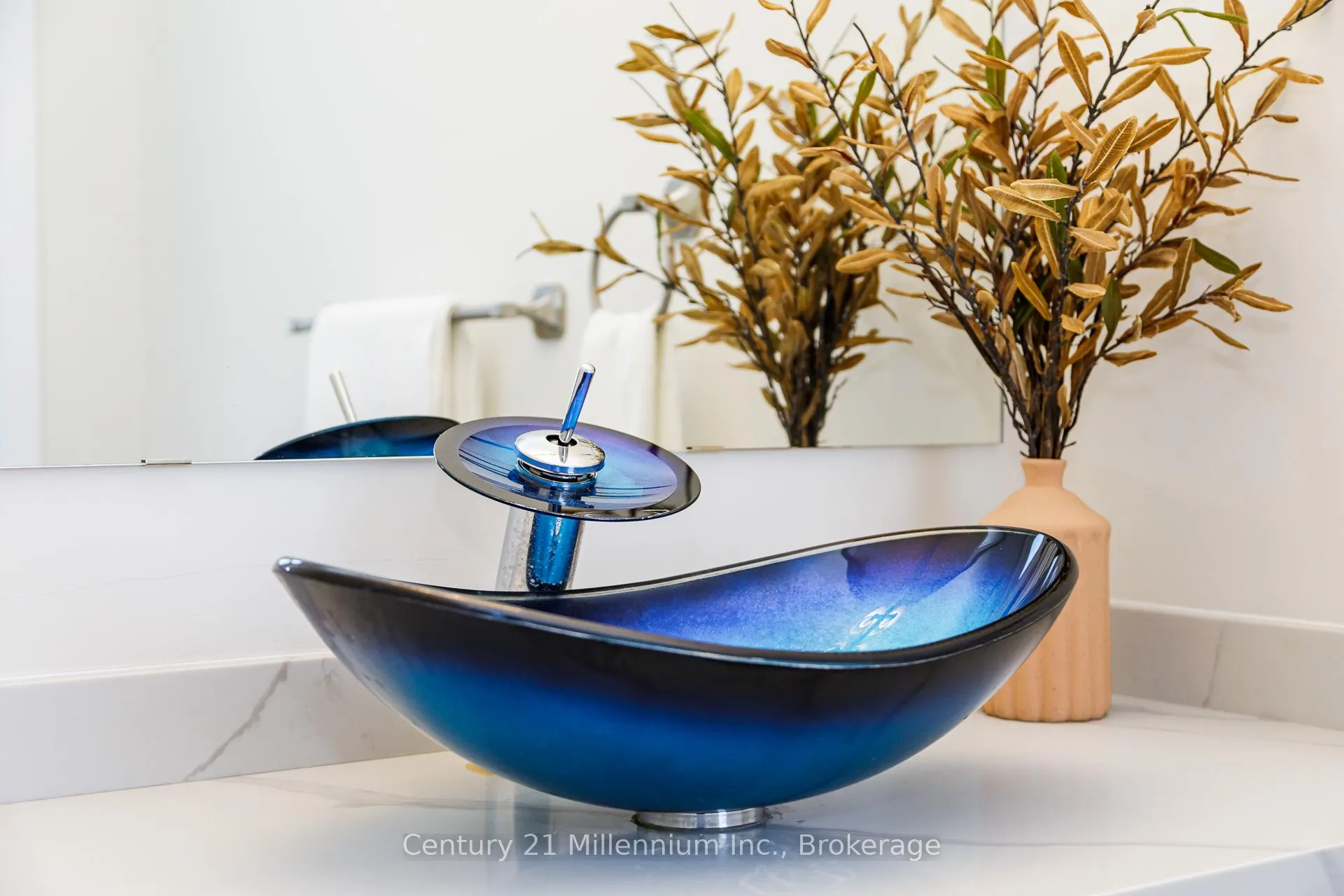Photo 17 of 111 Stoneleigh Drive, Blue Mountains — HOMEH
