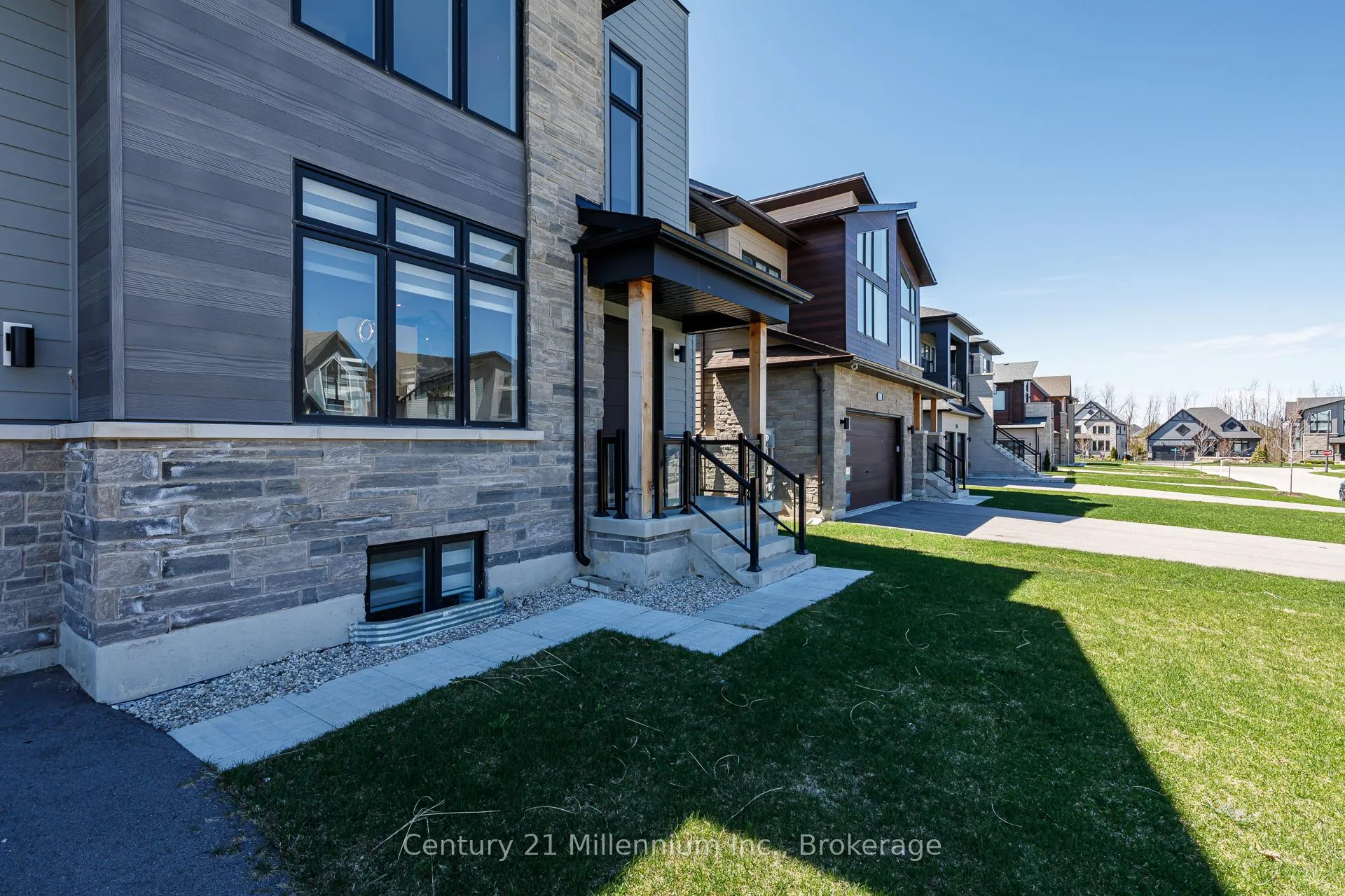 Photo 39 of 111 Stoneleigh Drive, Blue Mountains — HOMEH