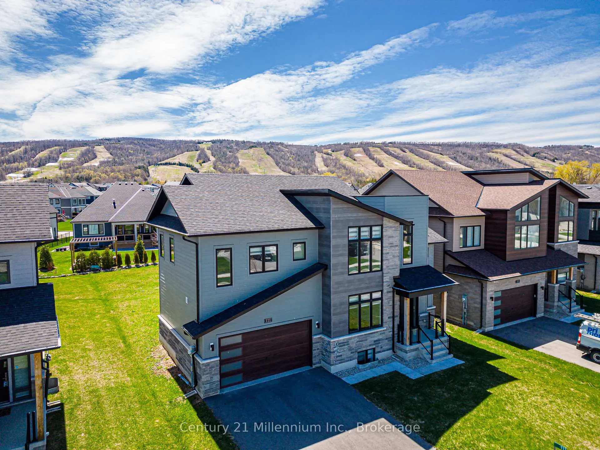 Photo 45 of 111 Stoneleigh Drive, Blue Mountains — HOMEH