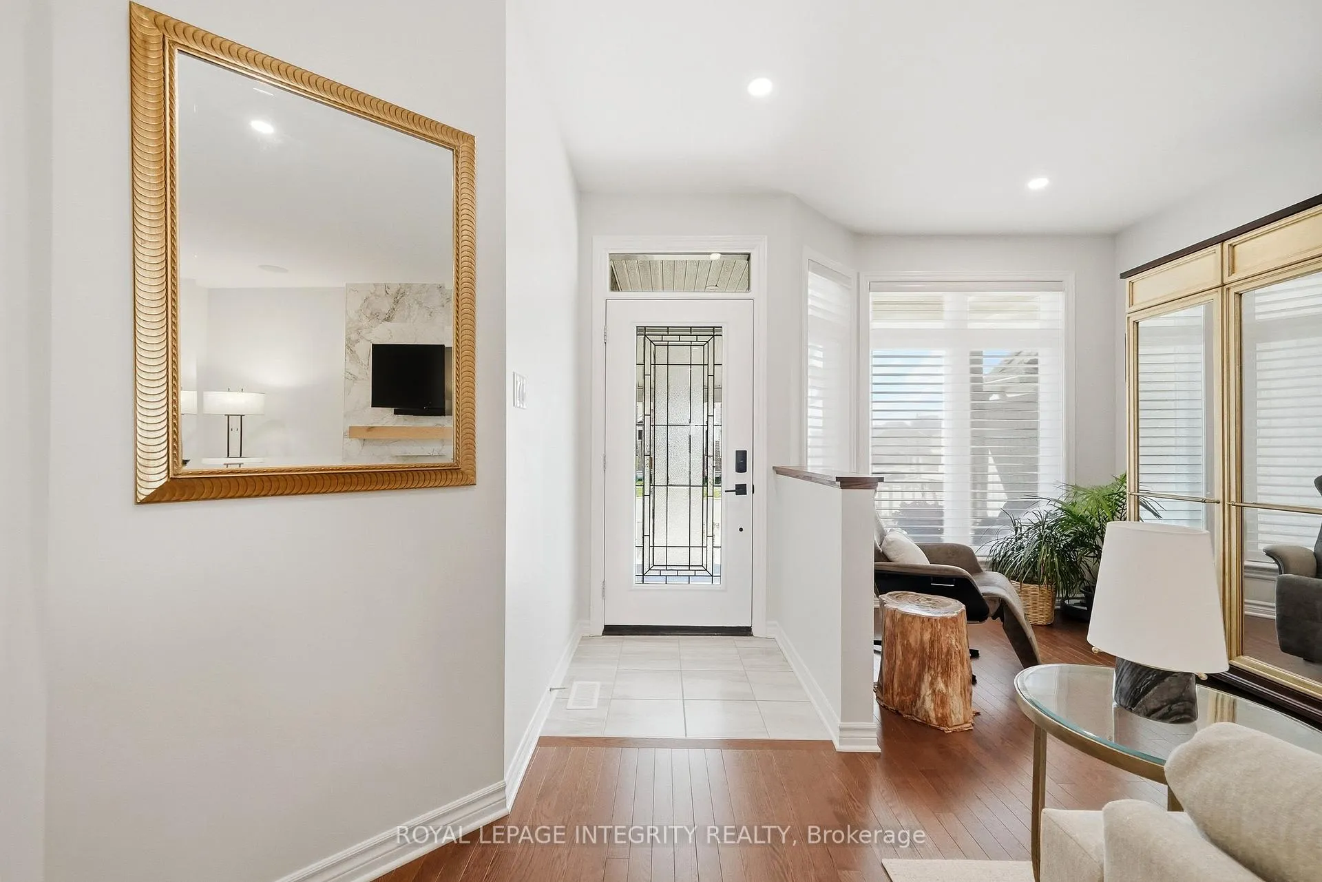 Photo 3 of 834 Tewin Circle, Ottawa, Camelot — HOMEH