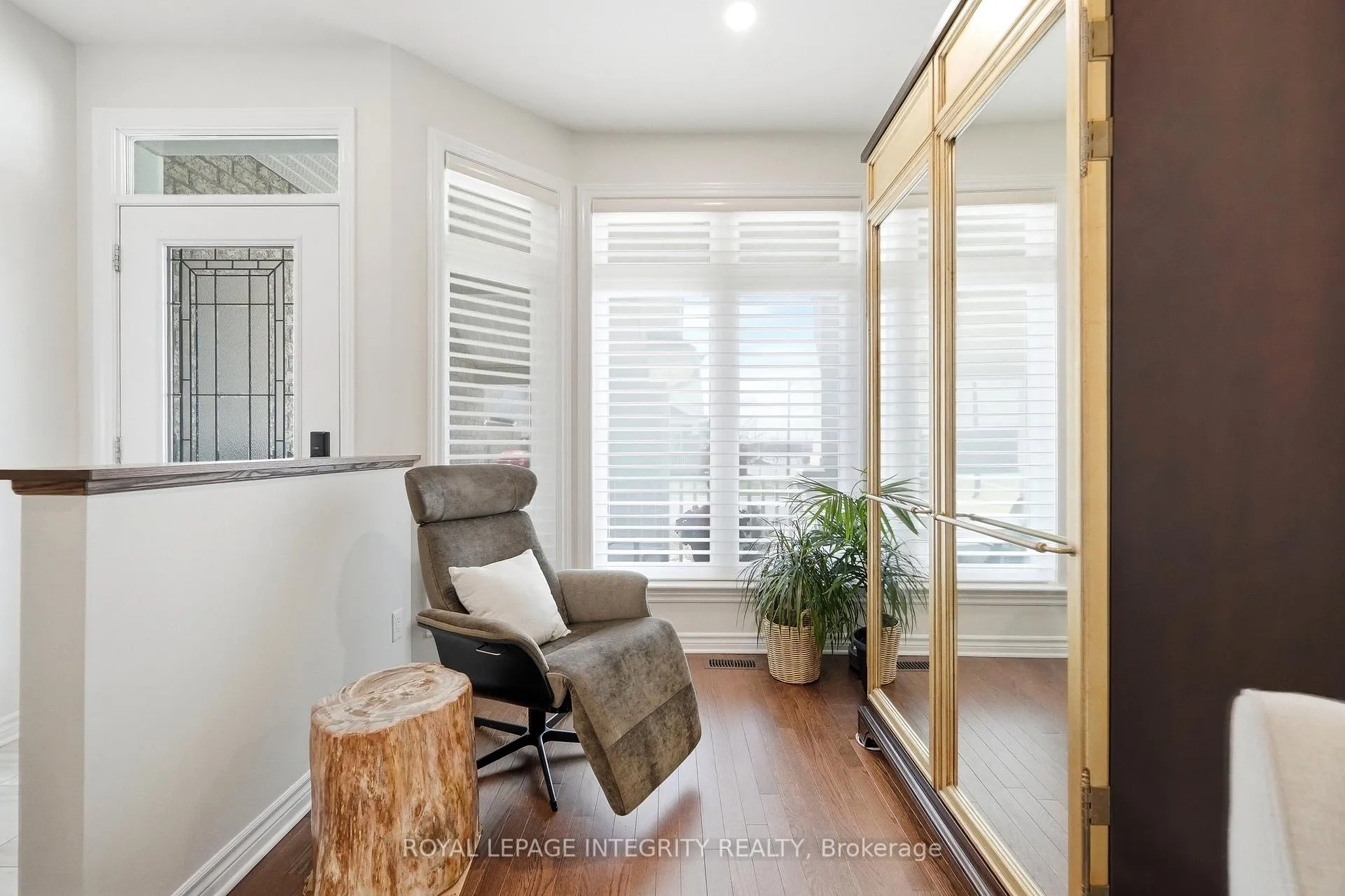 Photo 9 of 834 Tewin Circle, Ottawa, Camelot — HOMEH