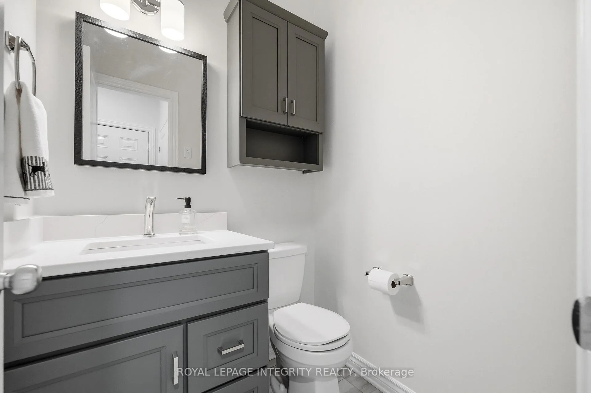 Photo 10 of 834 Tewin Circle, Ottawa, Camelot — HOMEH