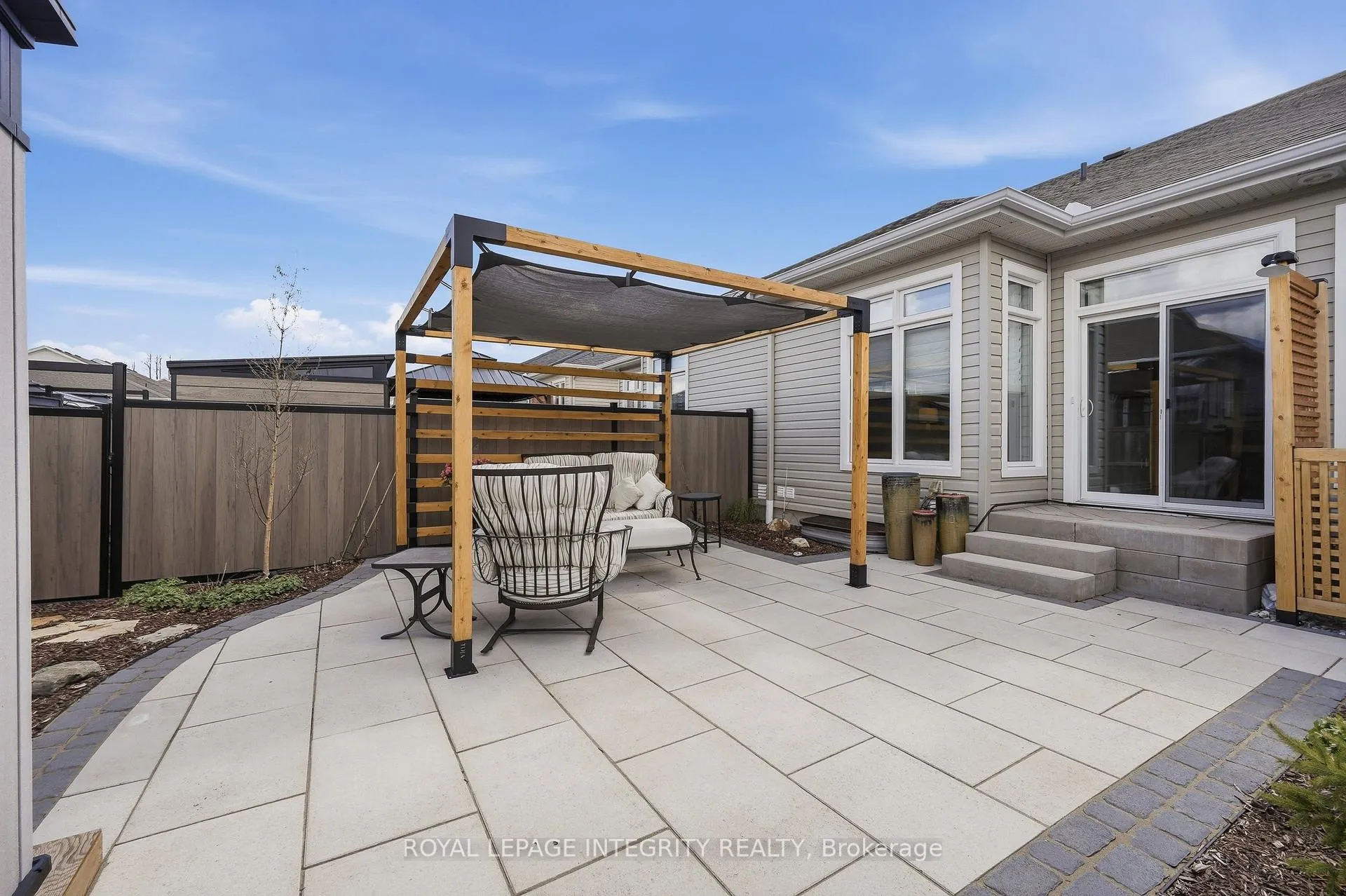 Photo 36 of 834 Tewin Circle, Ottawa, Camelot — HOMEH