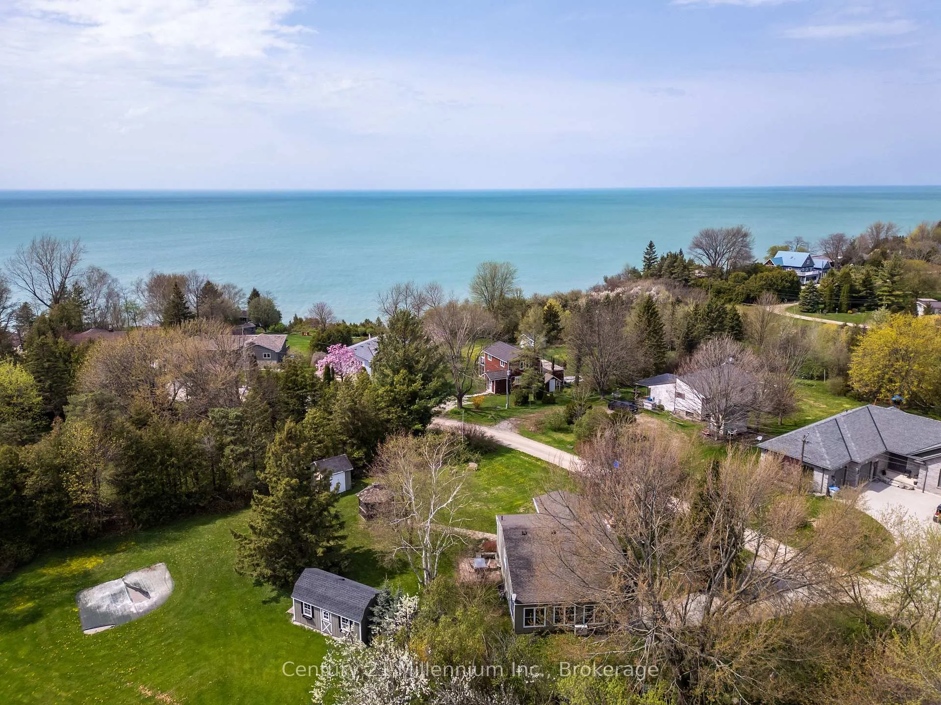 Photo 3 of 72234 Lakeshore Drive, Bluewater, Hay — HOMEH