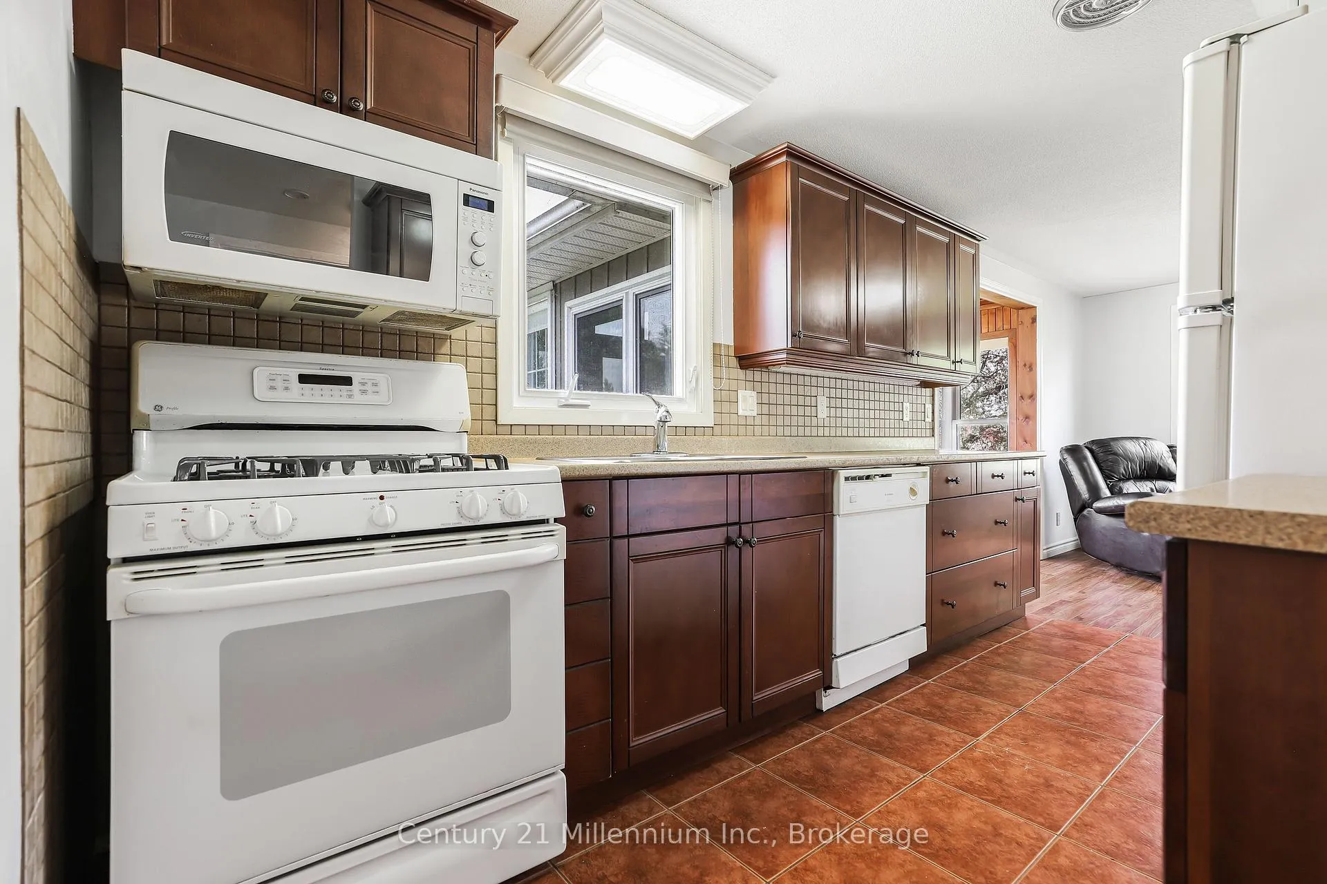 Photo 10 of 72234 Lakeshore Drive, Bluewater, Hay — HOMEH