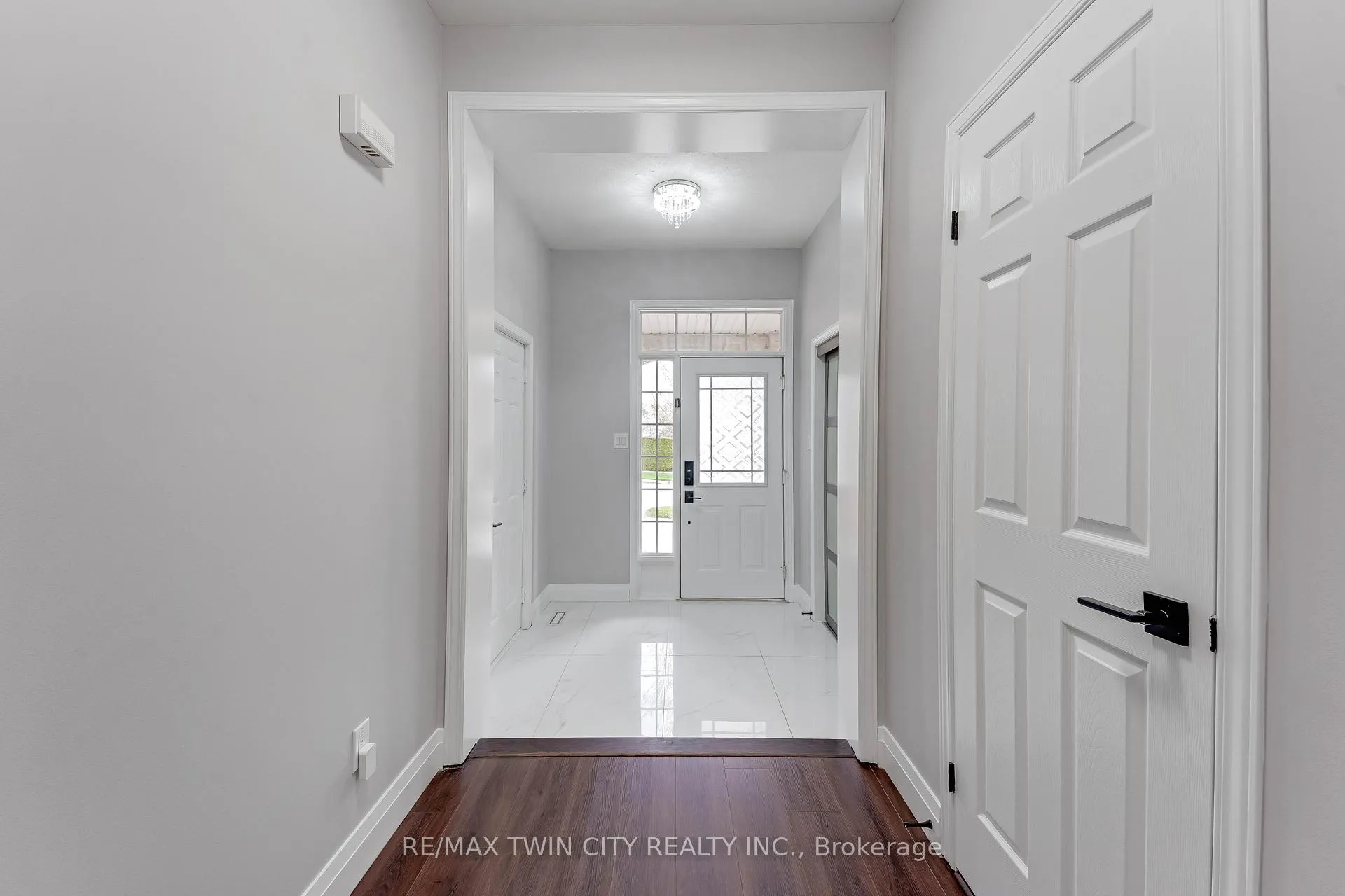 Photo 5 of 42 Doon Mills Drive, Kitchener, Doon South — HOMEH