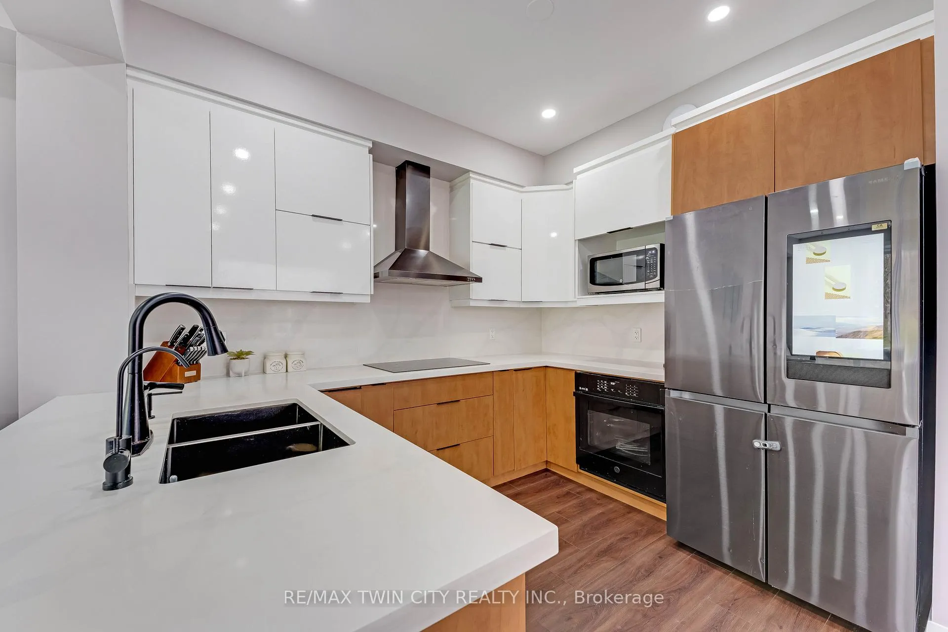 Photo 11 of 42 Doon Mills Drive, Kitchener, Doon South — HOMEH
