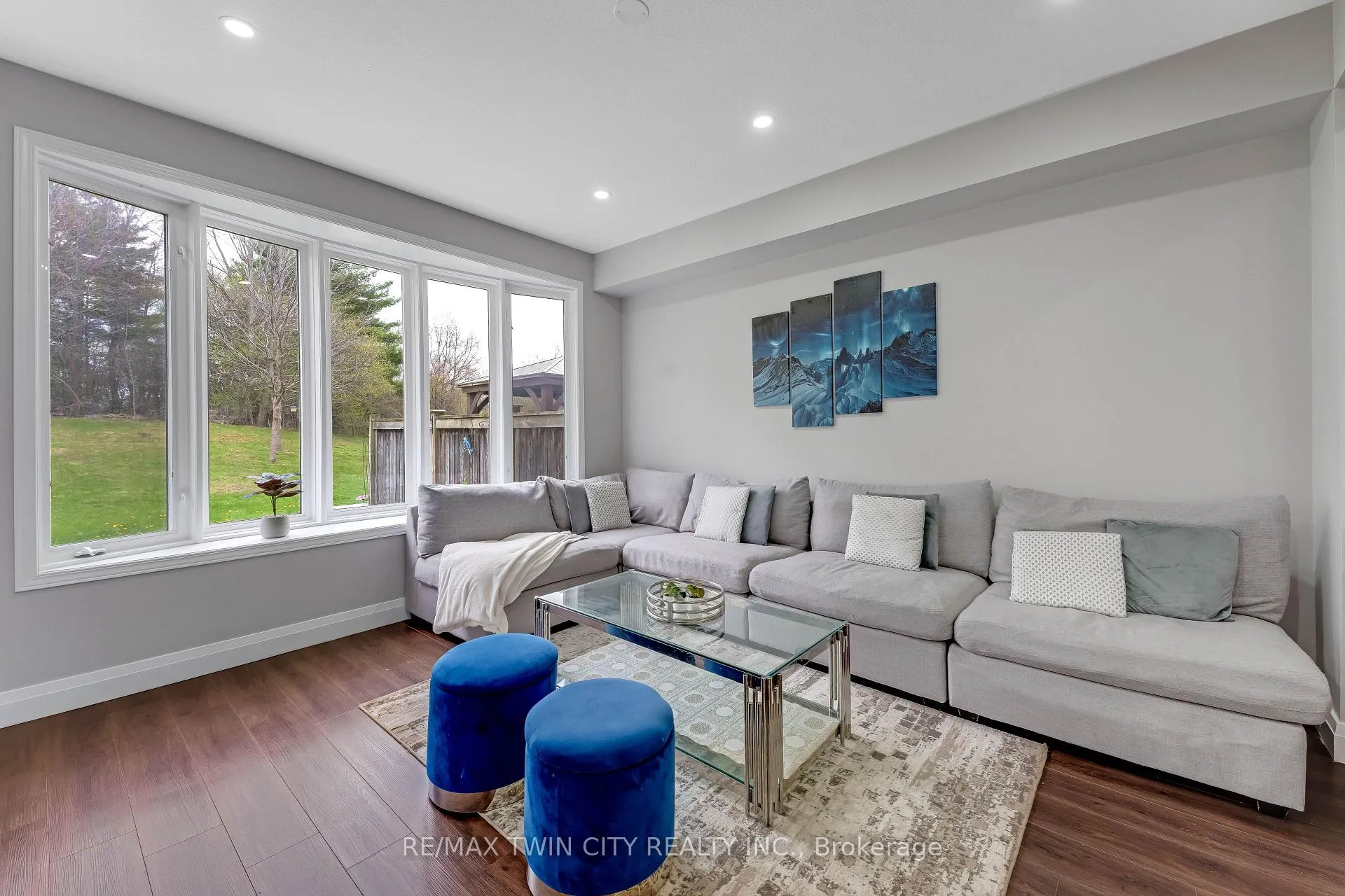 Photo 17 of 42 Doon Mills Drive, Kitchener, Doon South — HOMEH