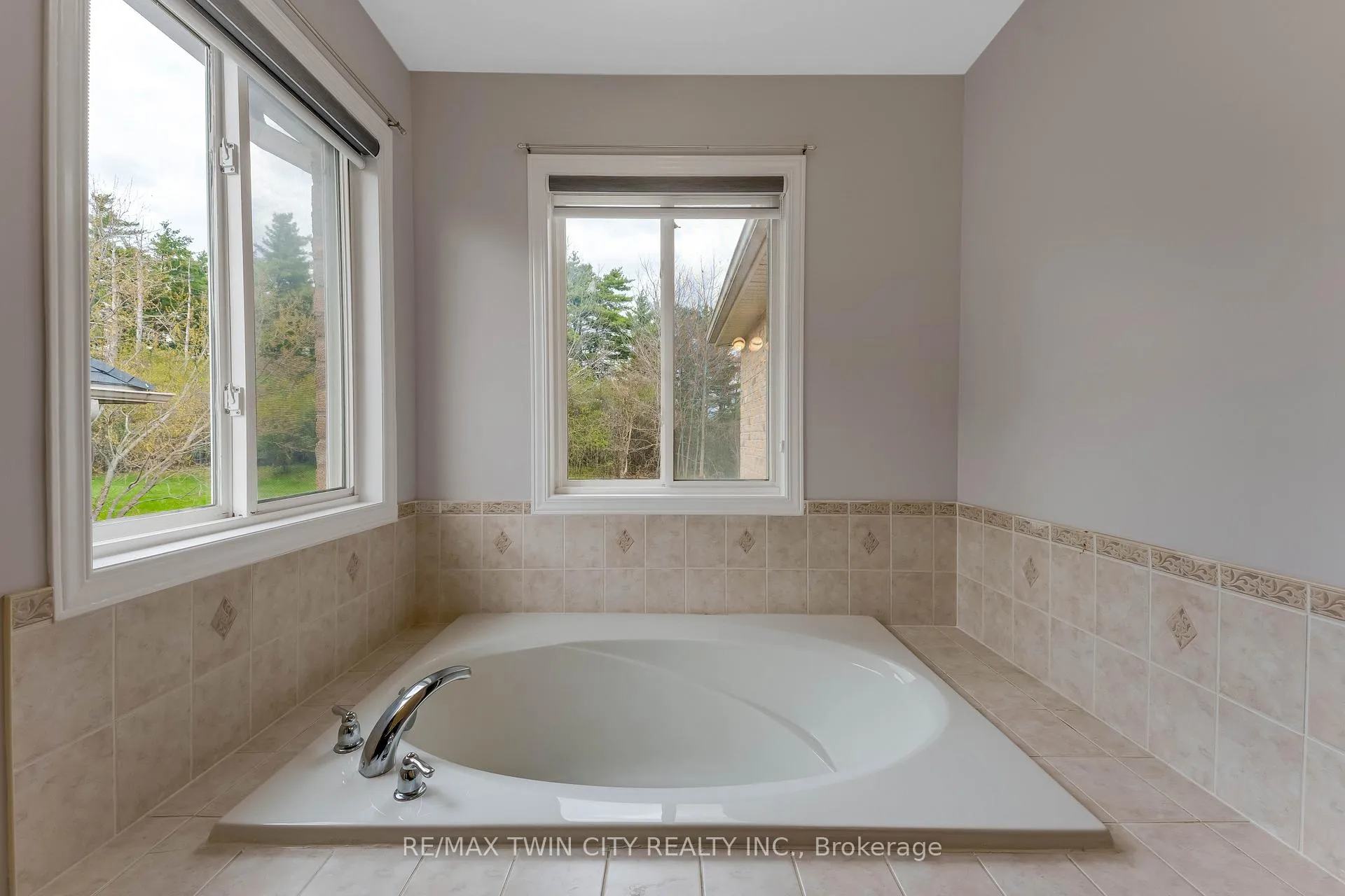 Photo 34 of 42 Doon Mills Drive, Kitchener, Doon South — HOMEH