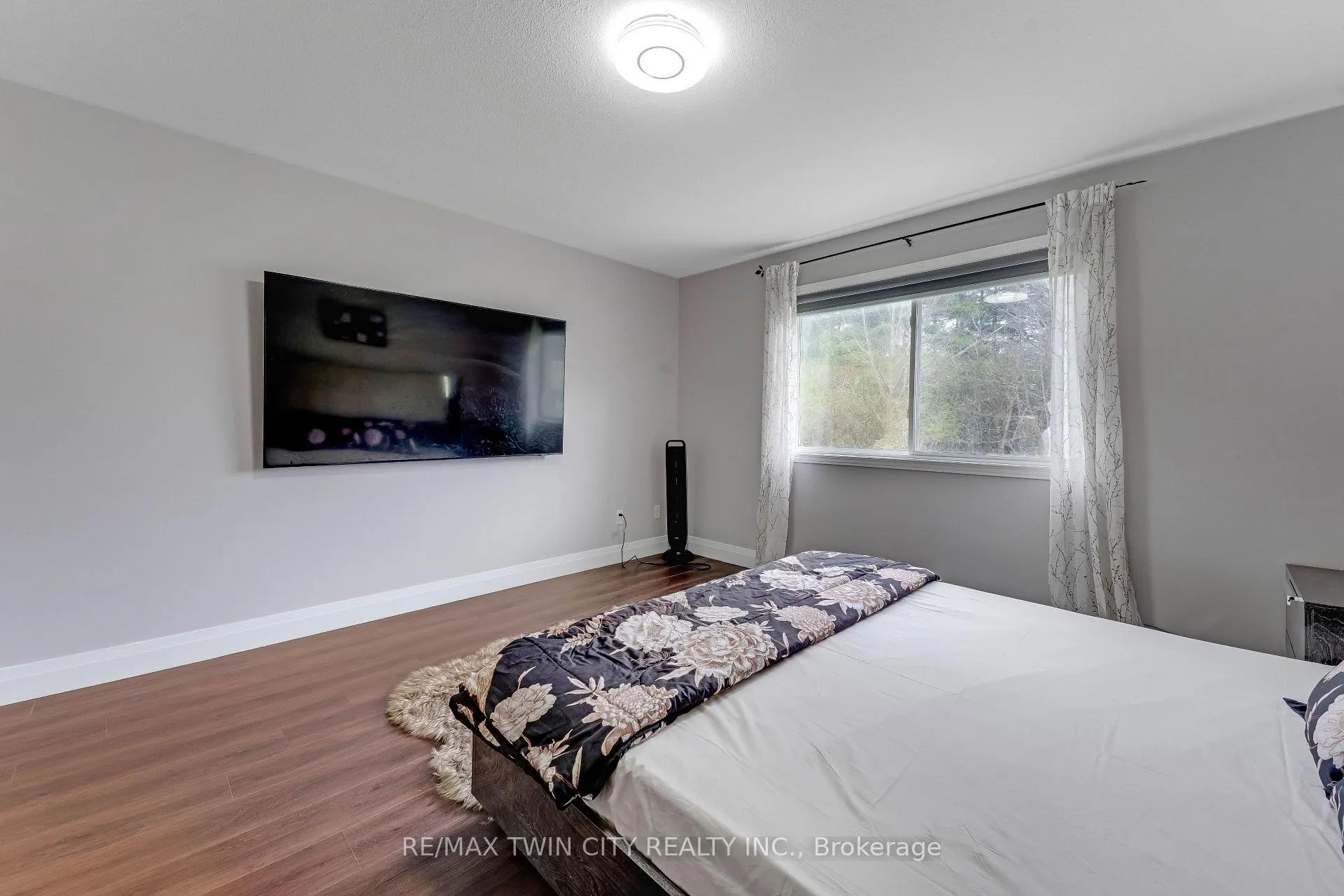 Photo 36 of 42 Doon Mills Drive, Kitchener, Doon South — HOMEH