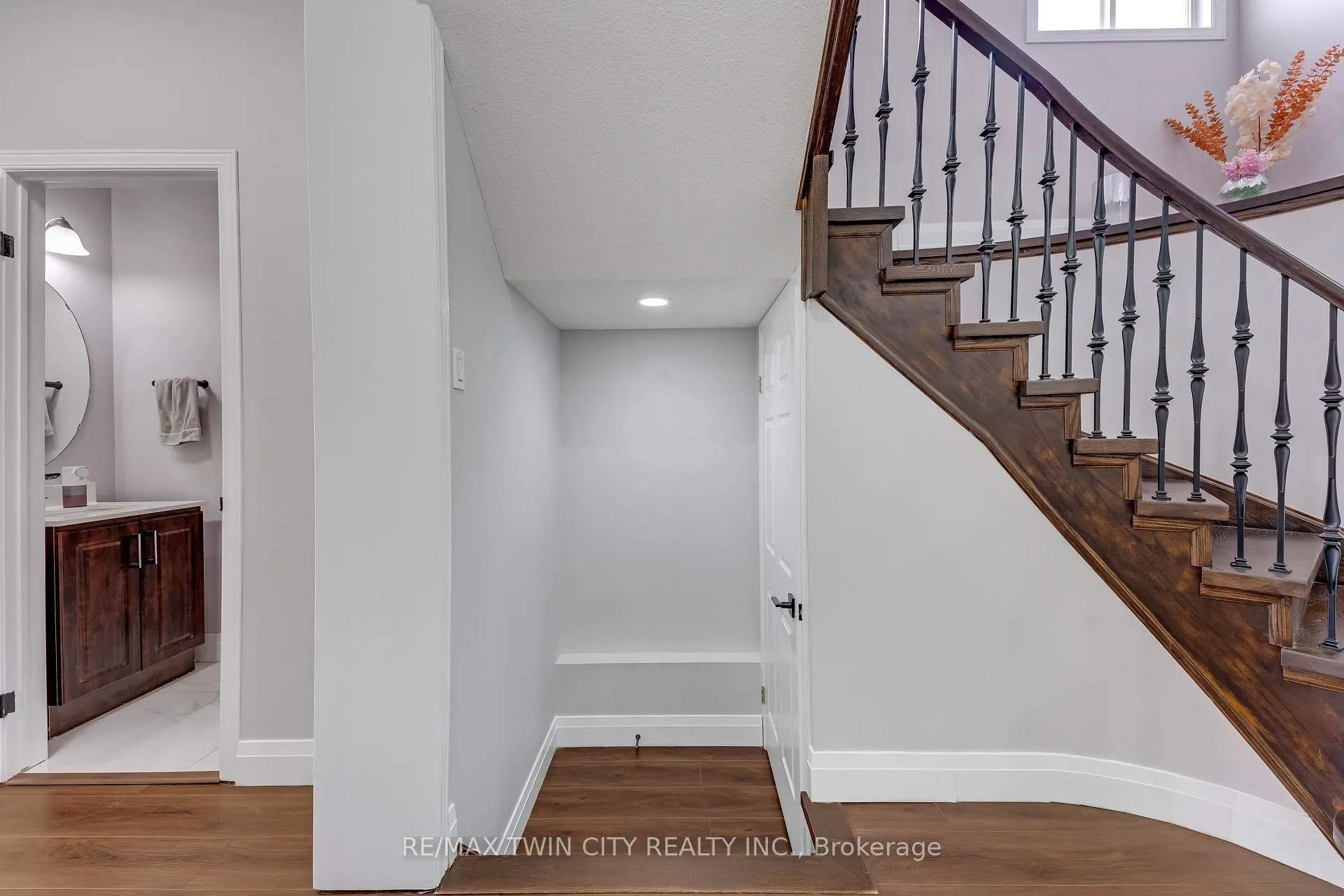Photo 39 of 42 Doon Mills Drive, Kitchener, Doon South — HOMEH