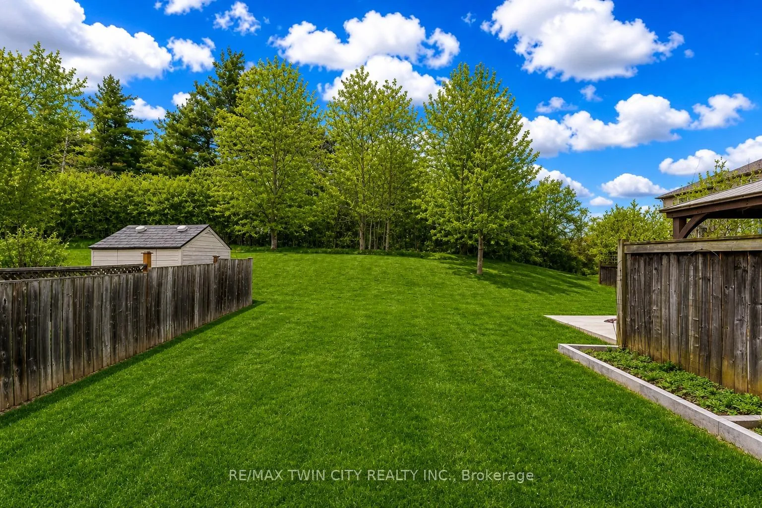 Photo 40 of 42 Doon Mills Drive, Kitchener, Doon South — HOMEH