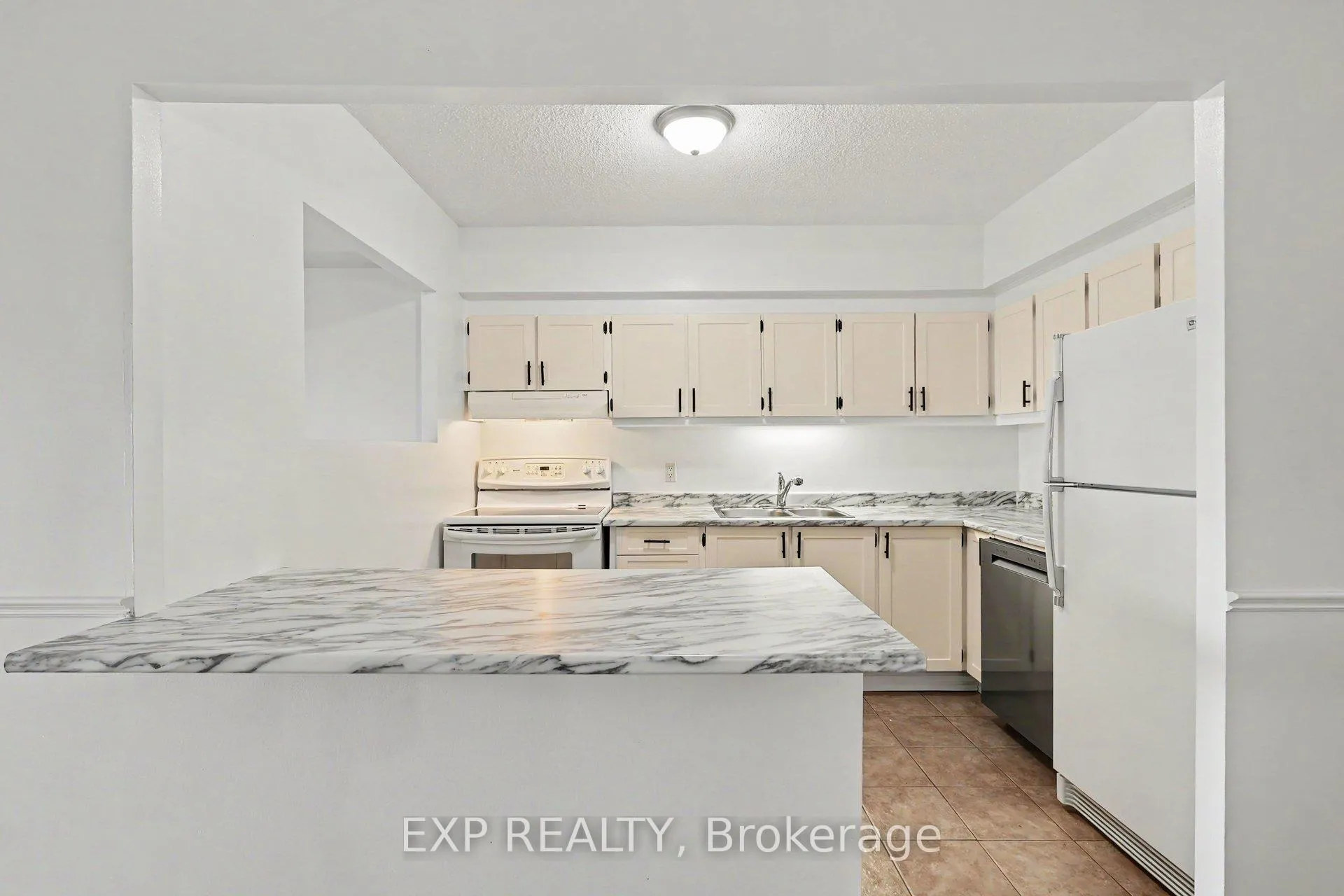 Photo 8 of Unit 509, 158C McArthur Avenue, Ottawa, Vanier — HOMEH
