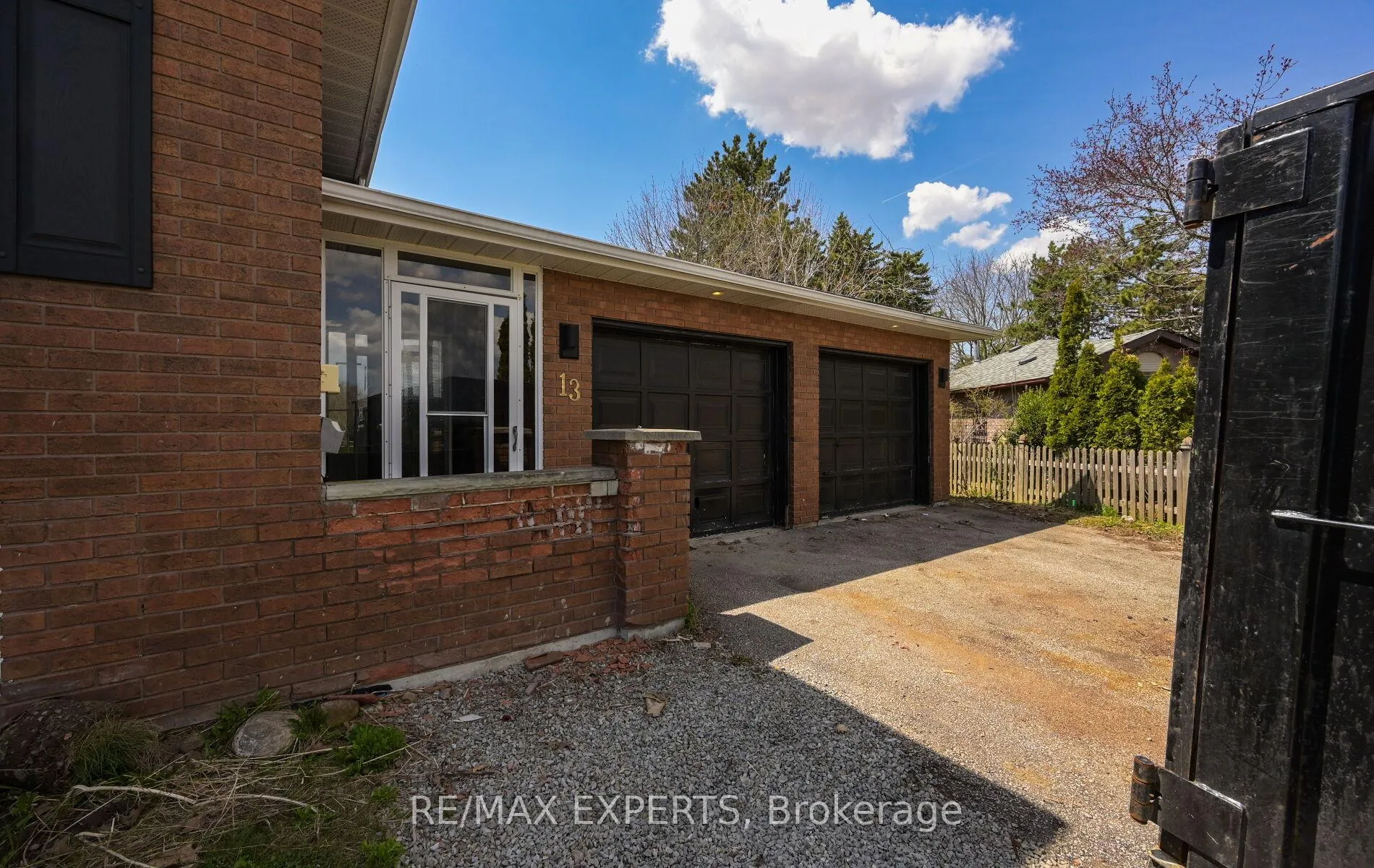 Photo 2 of 13 Oriole Court, Barrie, Cundles East — HOMEH