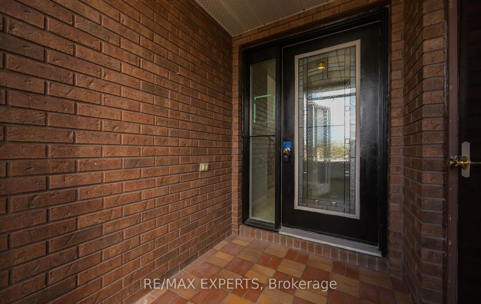 Photo 3 of 13 Oriole Court, Barrie, Cundles East — HOMEH