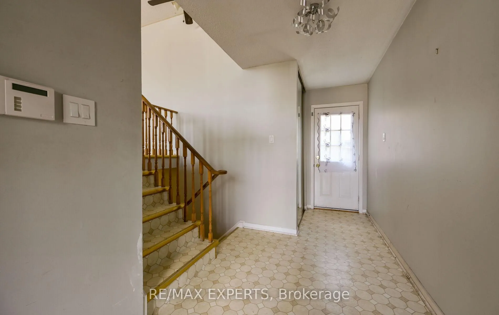 Photo 4 of 13 Oriole Court, Barrie, Cundles East — HOMEH