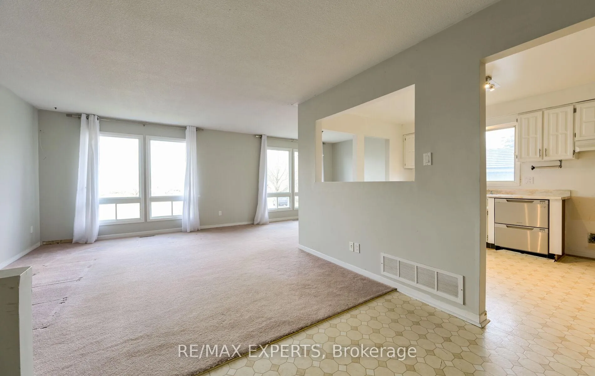 Photo 5 of 13 Oriole Court, Barrie, Cundles East — HOMEH