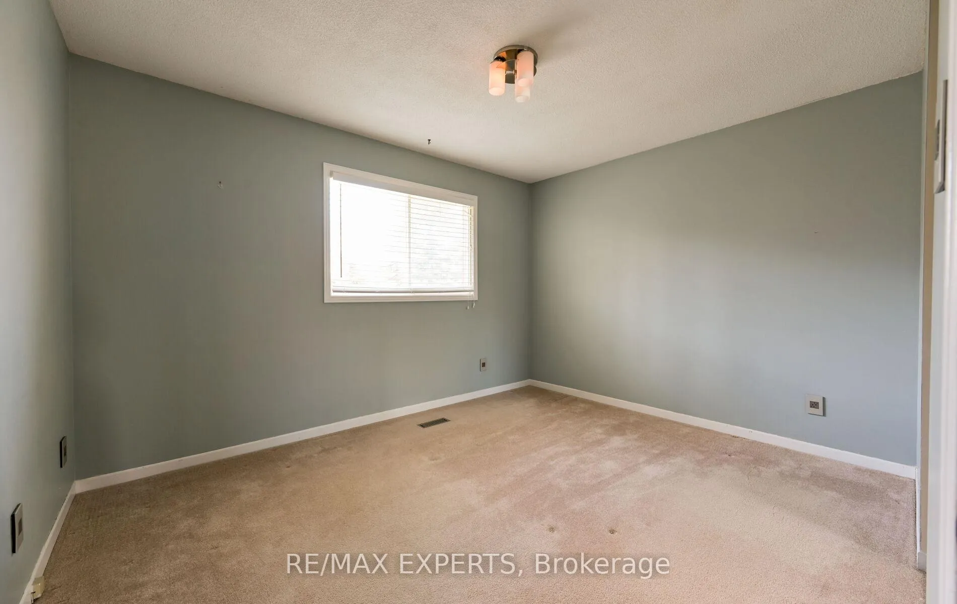 Photo 16 of 13 Oriole Court, Barrie, Cundles East — HOMEH